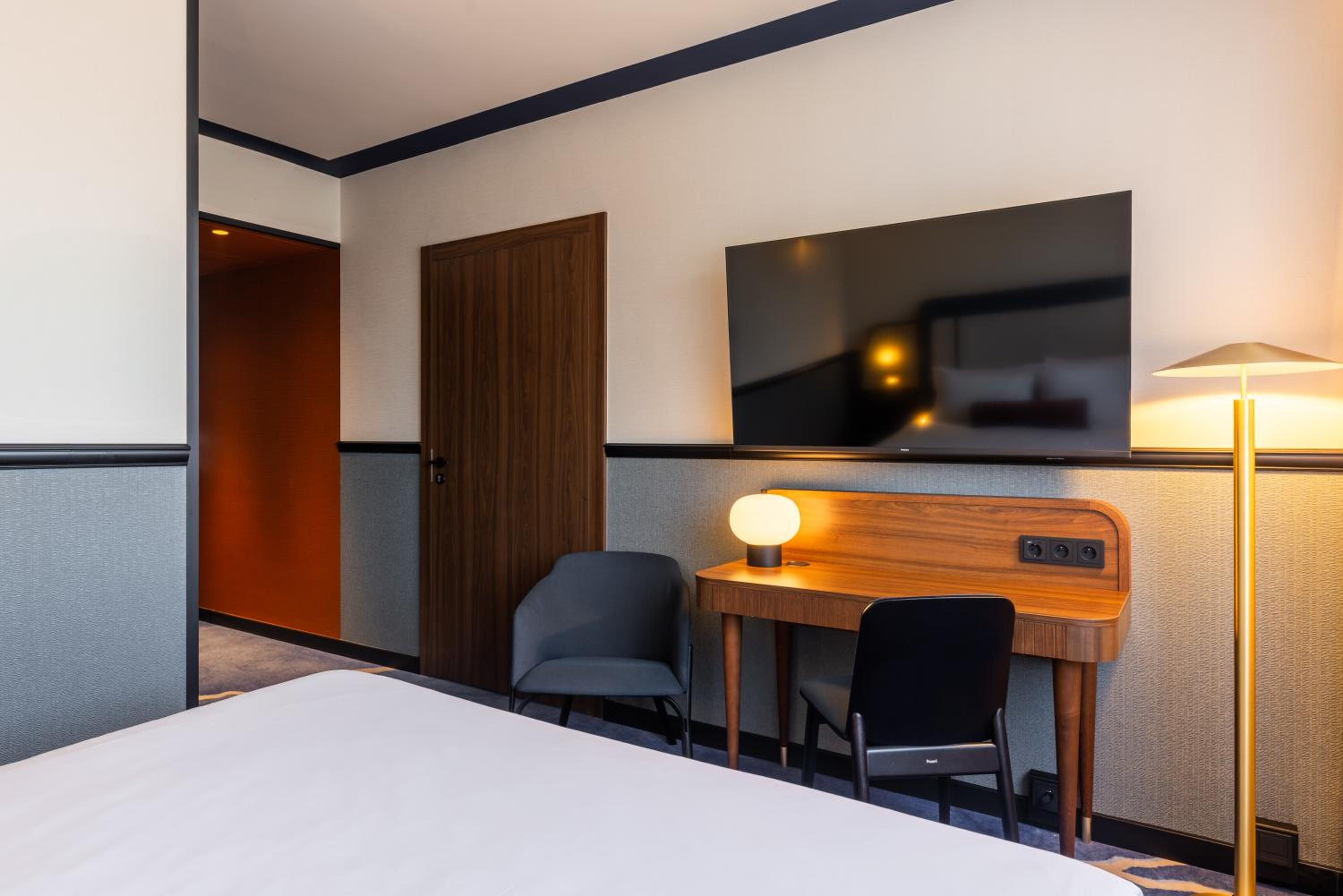 Classic Double Room with Sea View - Photo 10