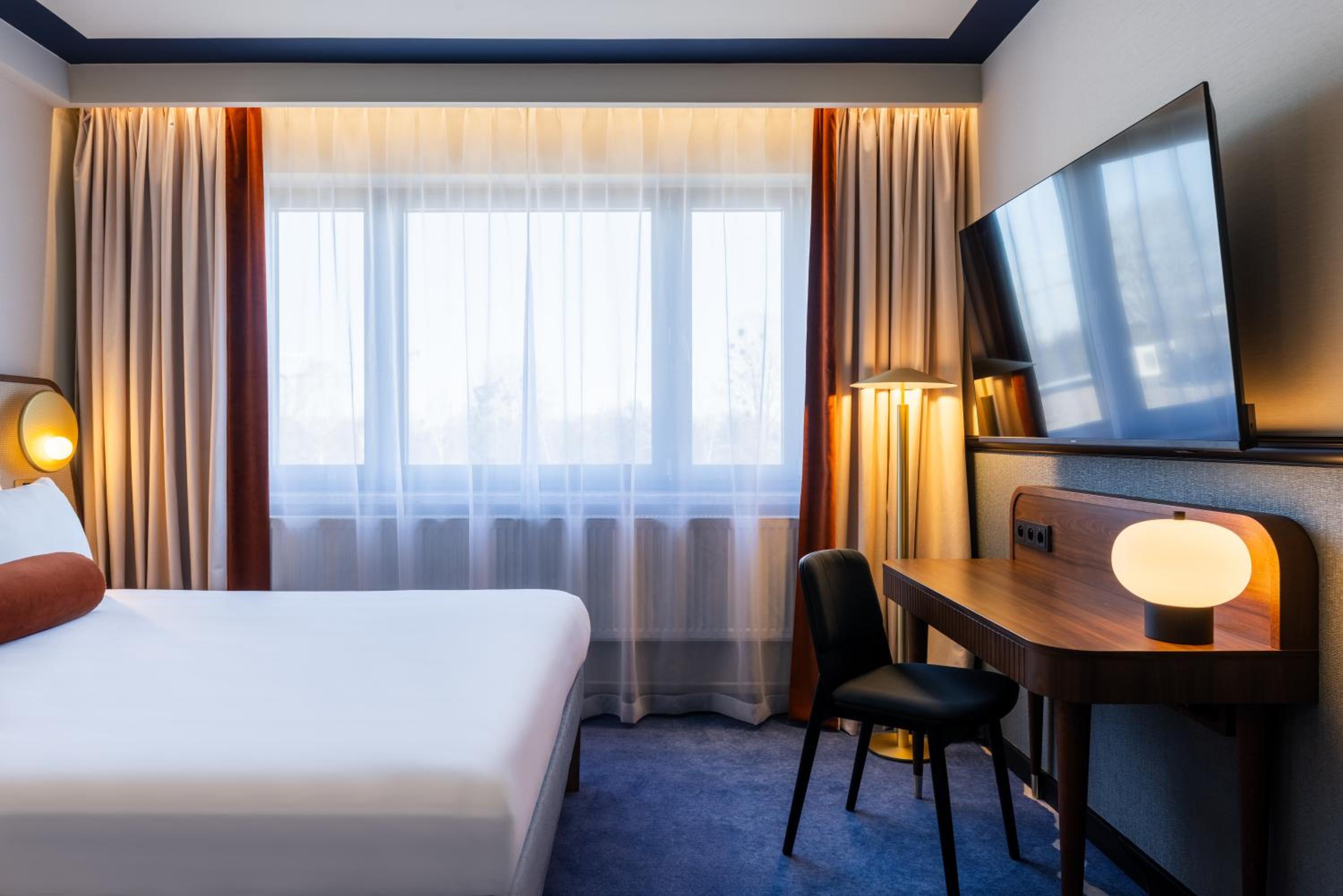 Classic Double Room with Sea View - Photo 12