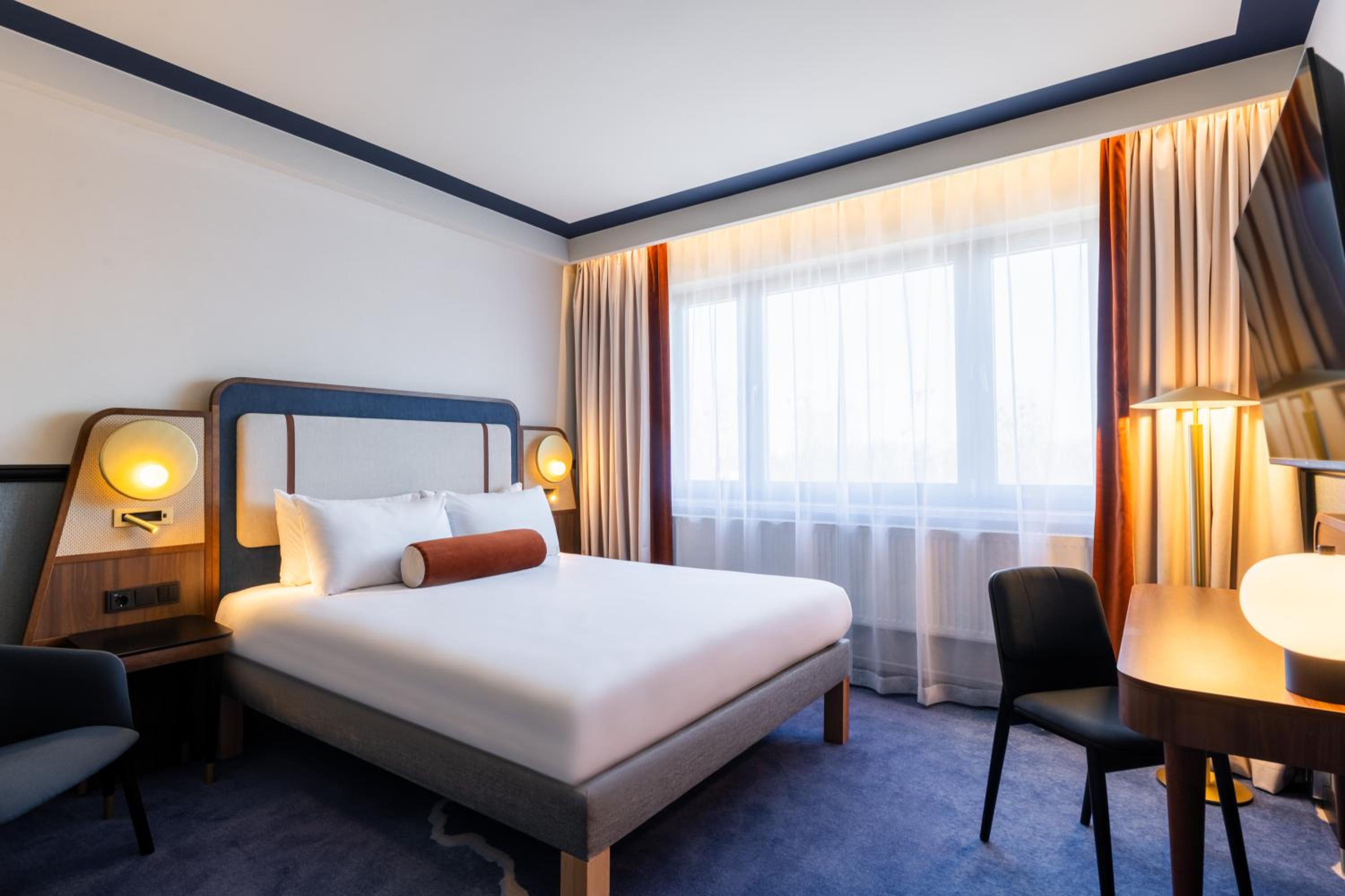 Classic Double Room with Sea View - Photo 13