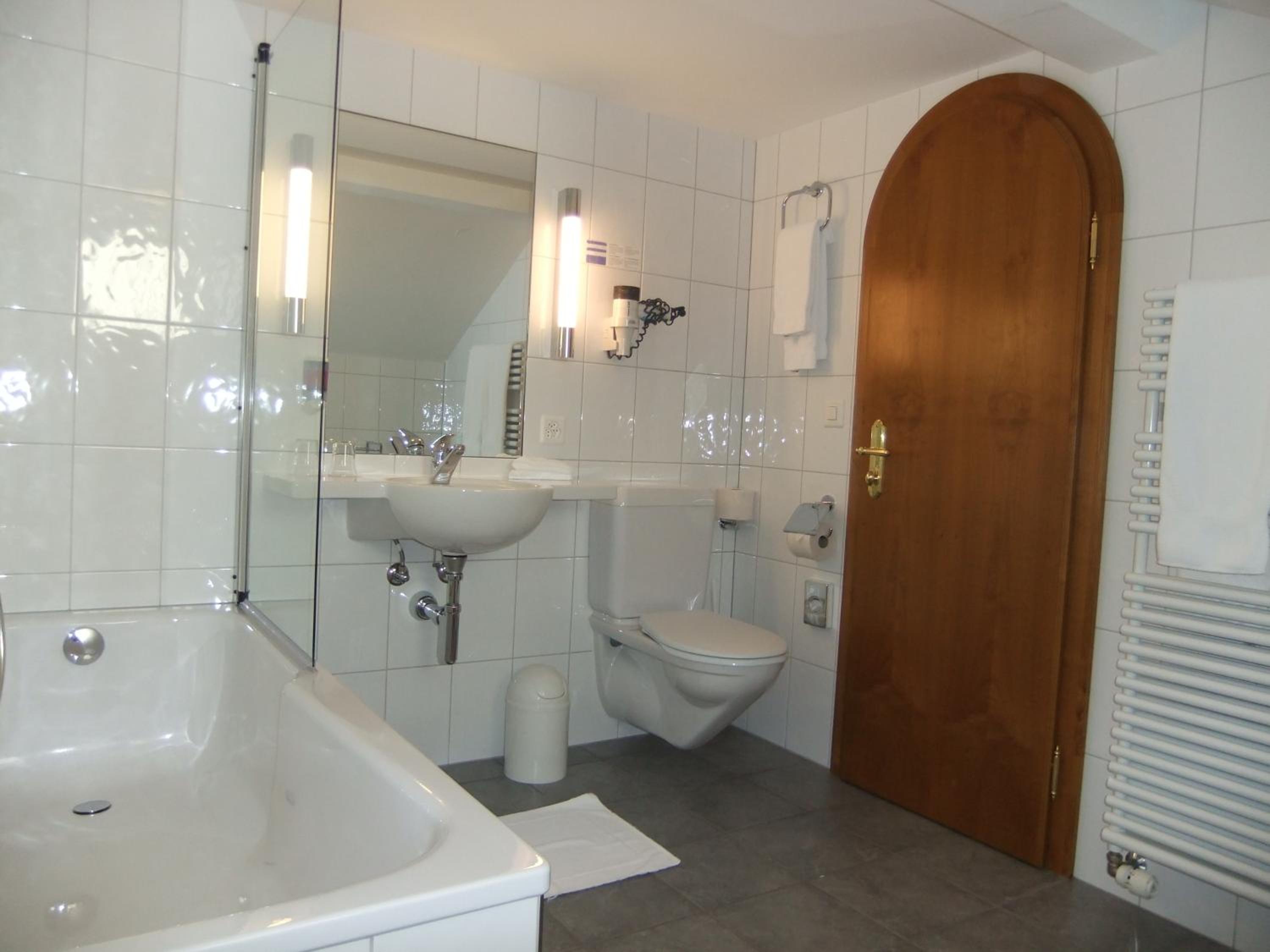 Basic Double Room photo 2