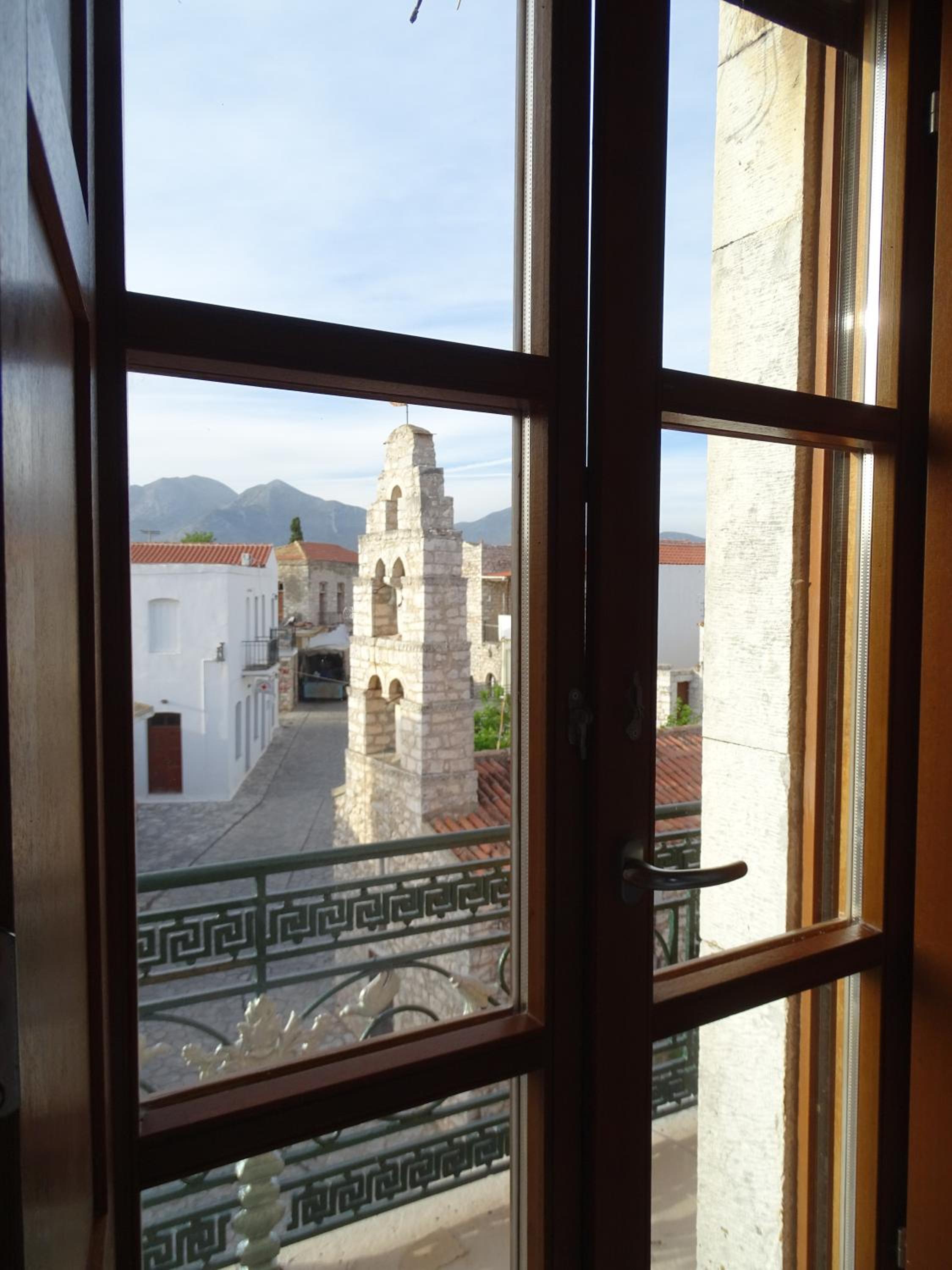 Deluxe Double Room with Balcony - Photo 5