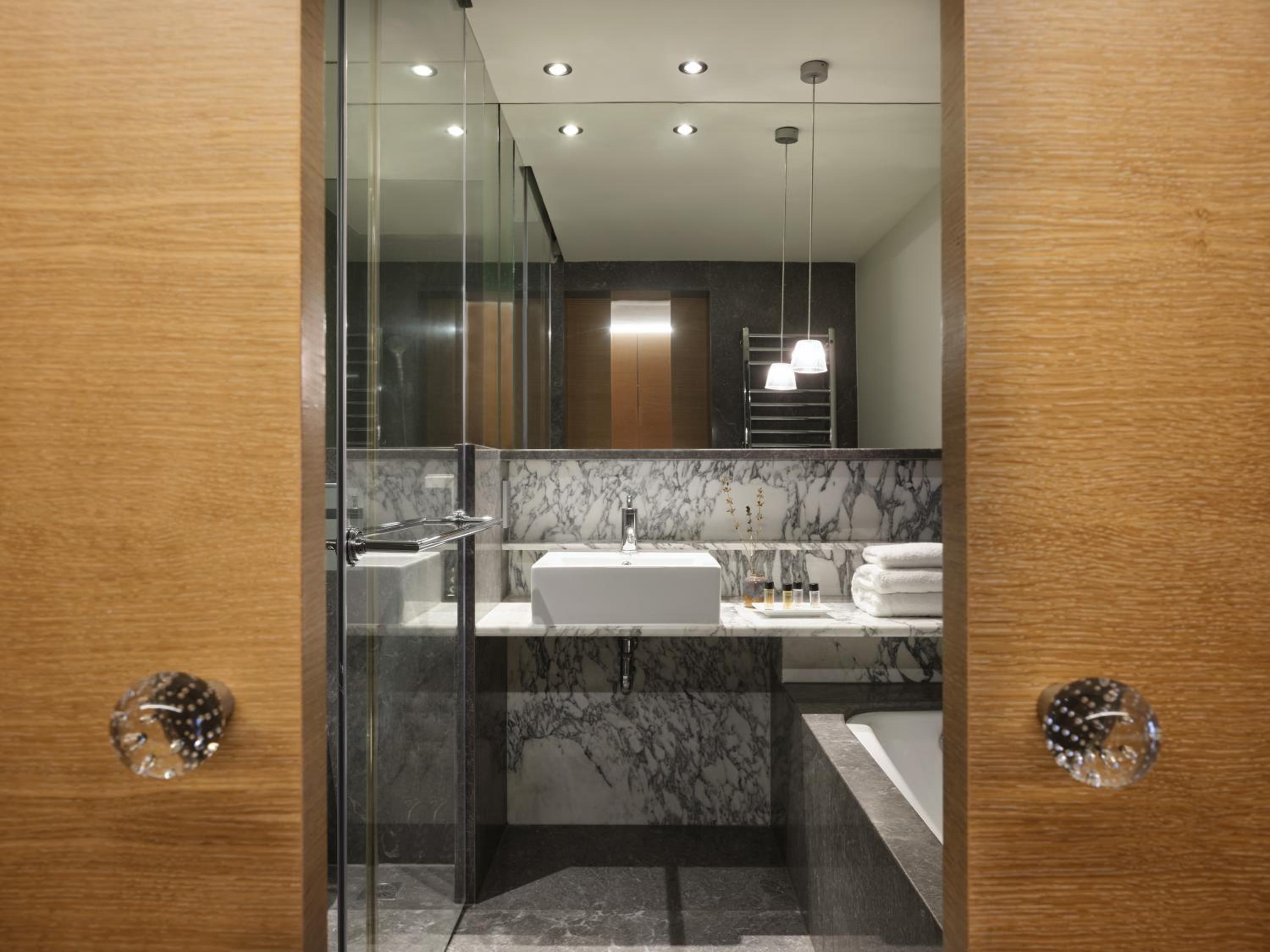 Junior Suite with Garden View