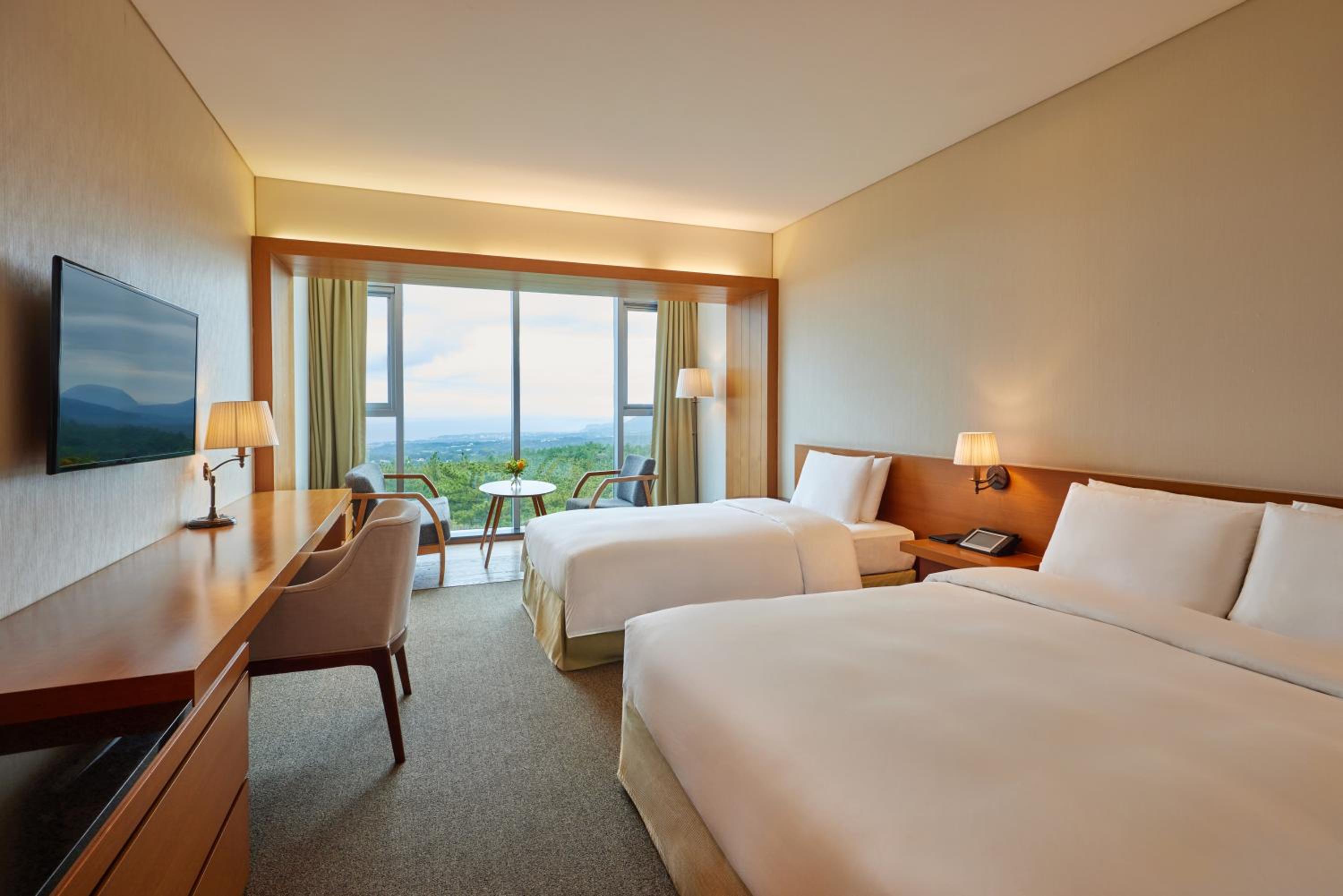 [Wellness Club] Superior Twin Room with Distant Ocean View + Wellness Program for 2 + Sauna for 2 + 1 Hr Late Check out