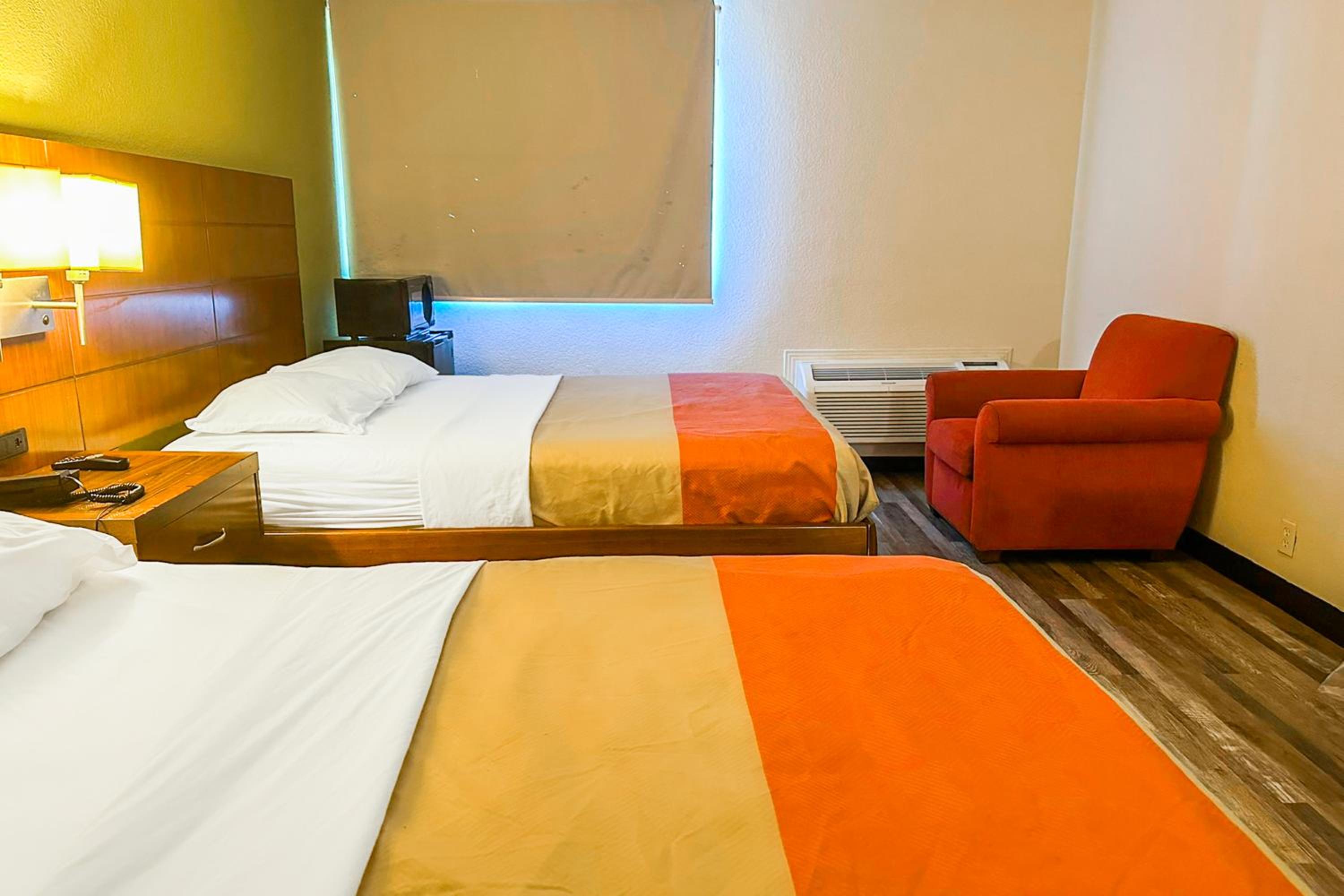 2 Full Bed Smoking - Photo 10