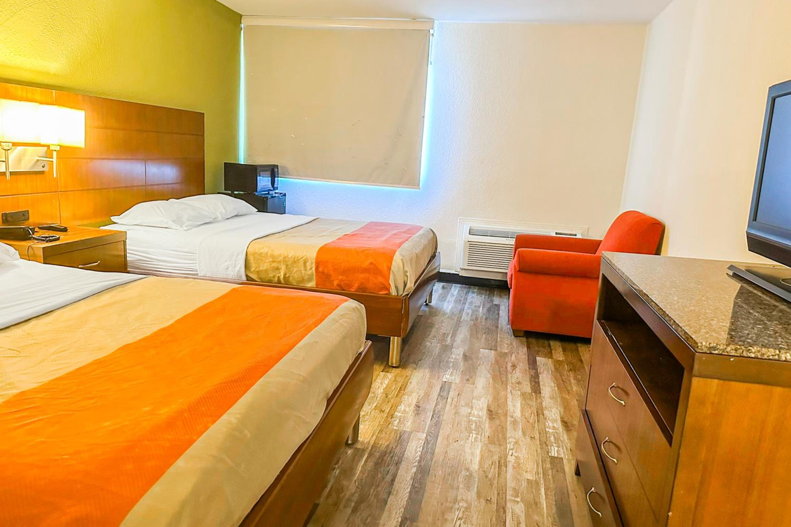2 Full Bed Smoking - Photo 5