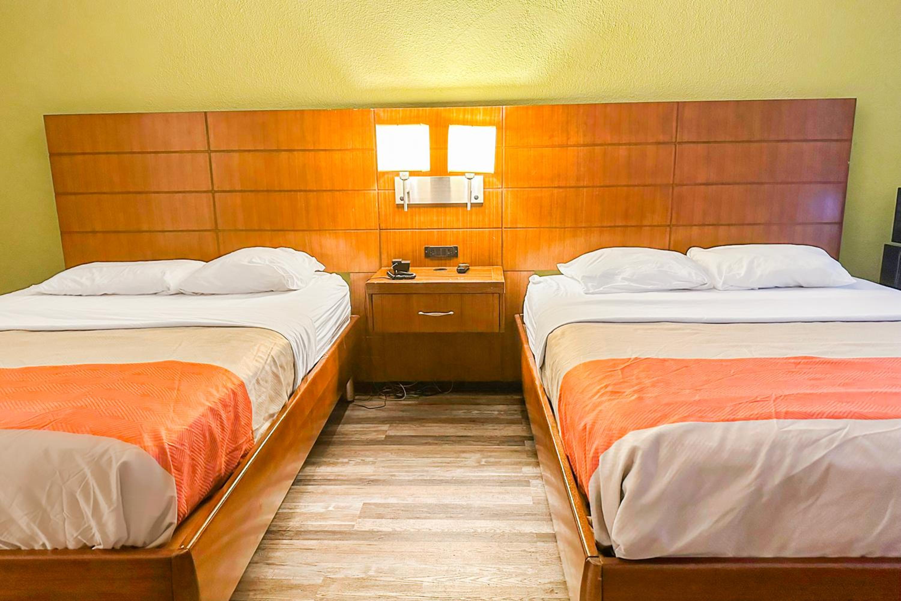 2 Full Bed Smoking - Photo 9