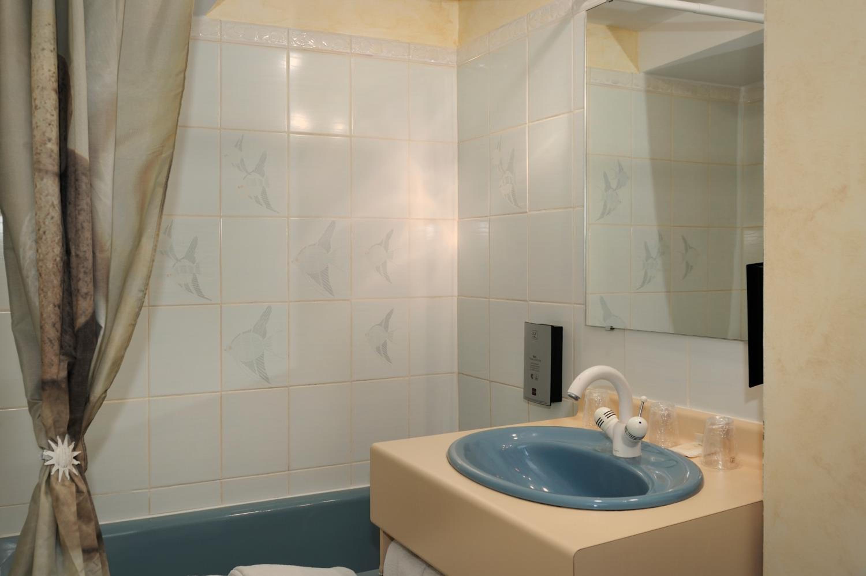 Twin Room - Photo 2