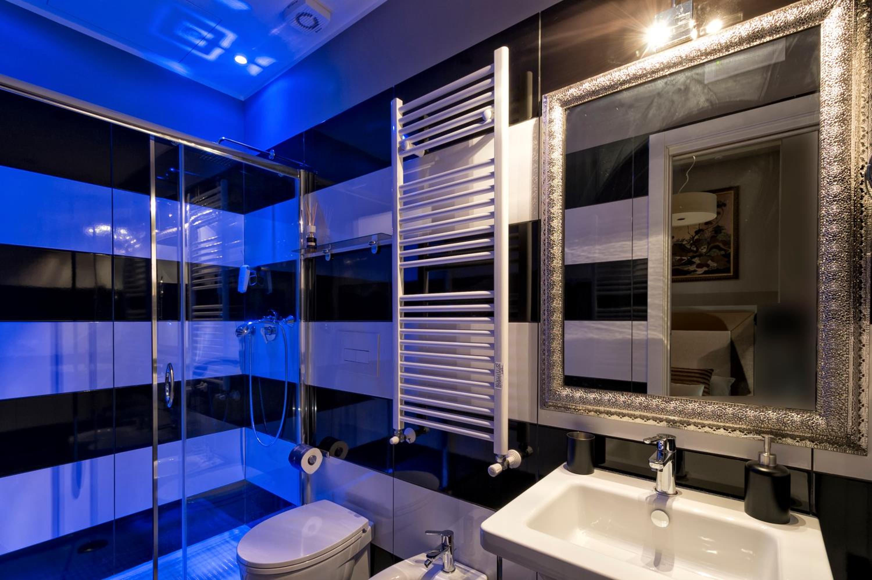 Elegant Double Room photo 3