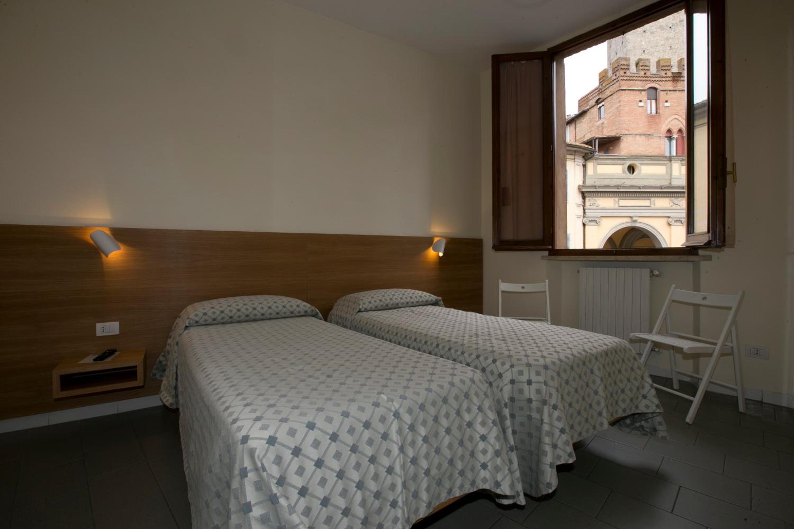 Twin Room - Photo 2
