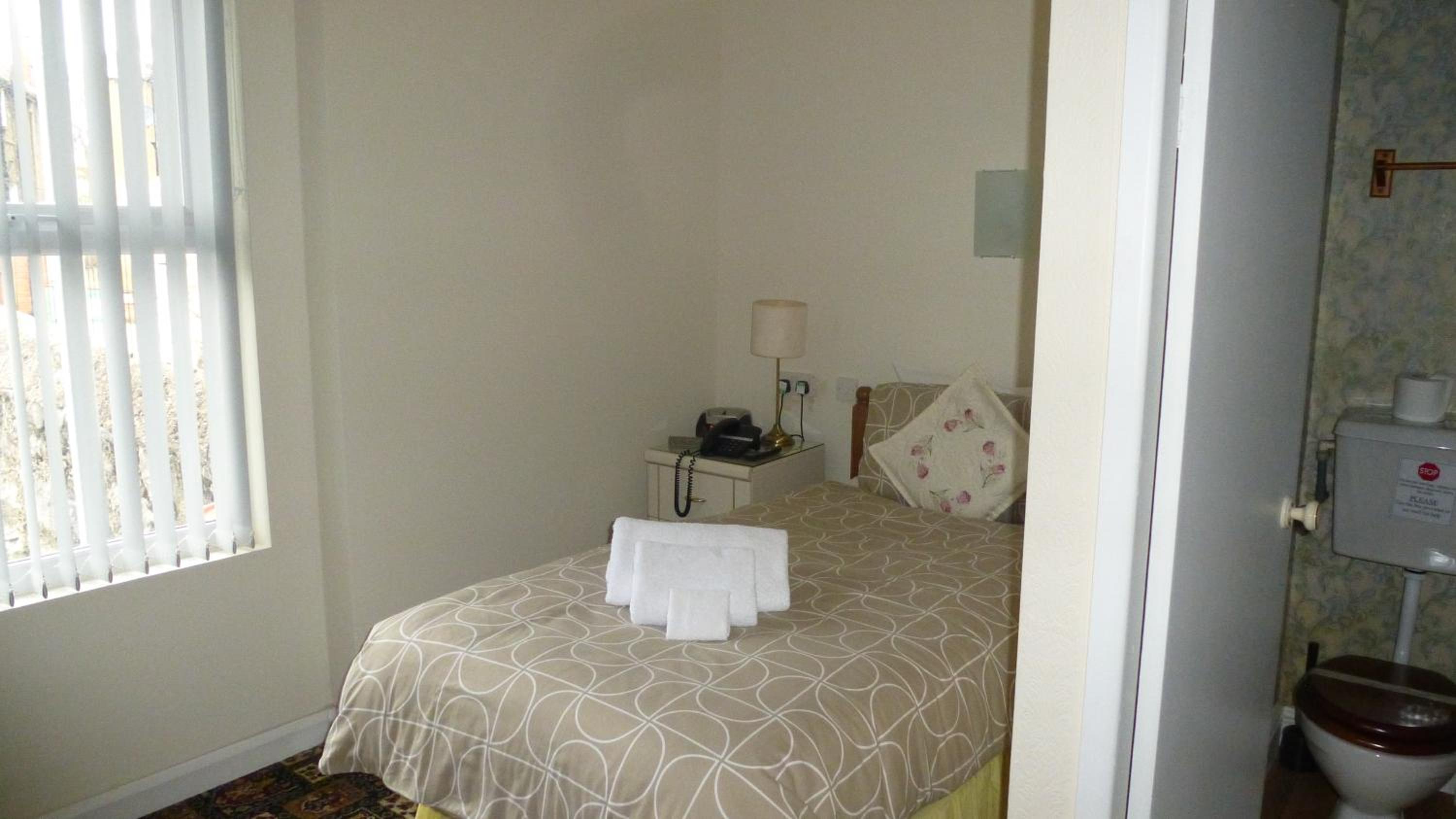 Standard Single Room with Shower