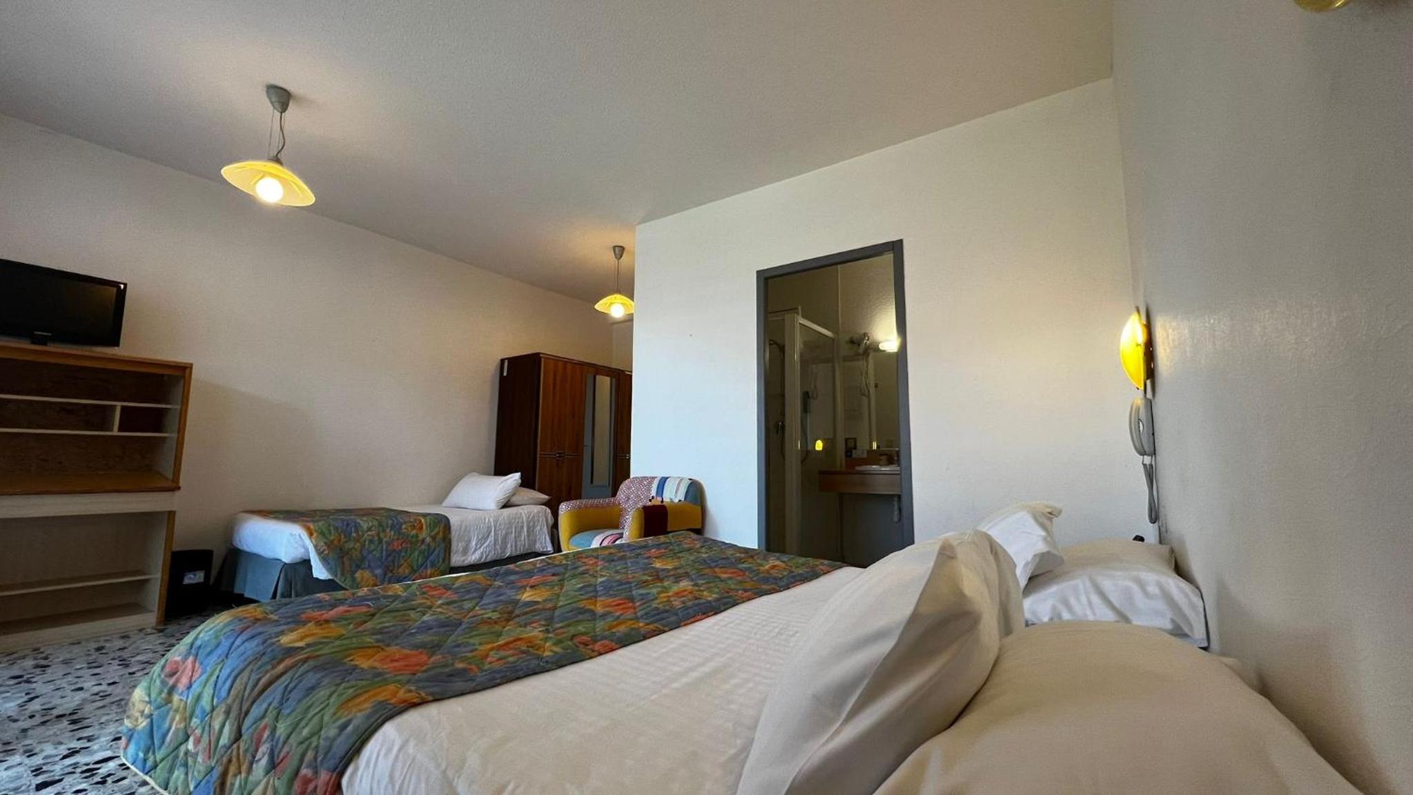 Standard Triple Room photo 2