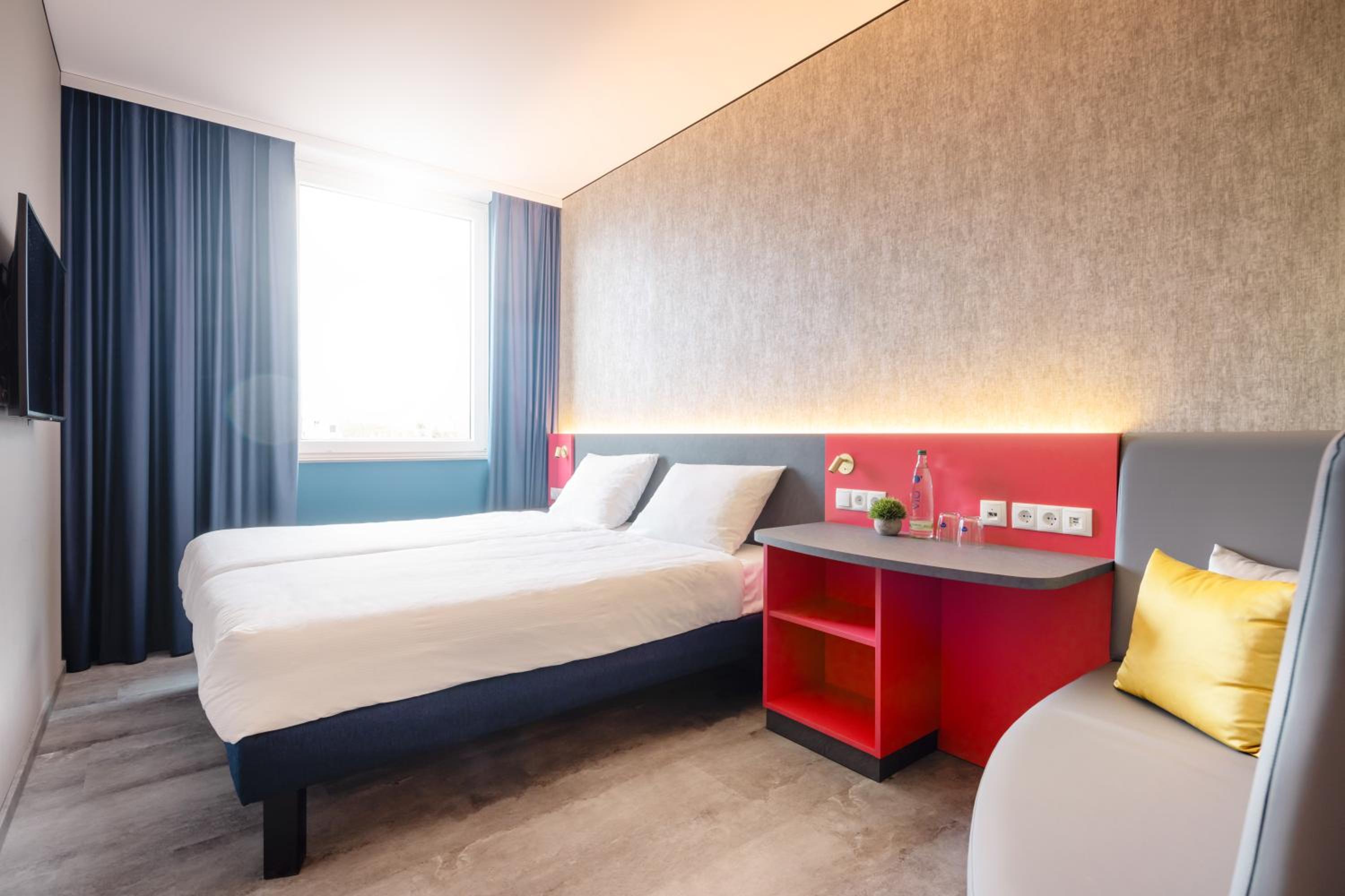Double Room - Disability Access photo 3