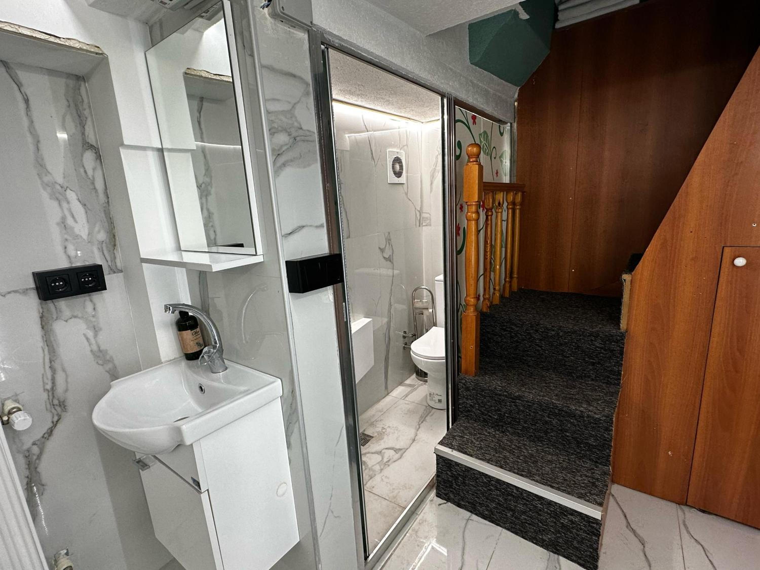 Deluxe Suite with Spa Bath photo 2