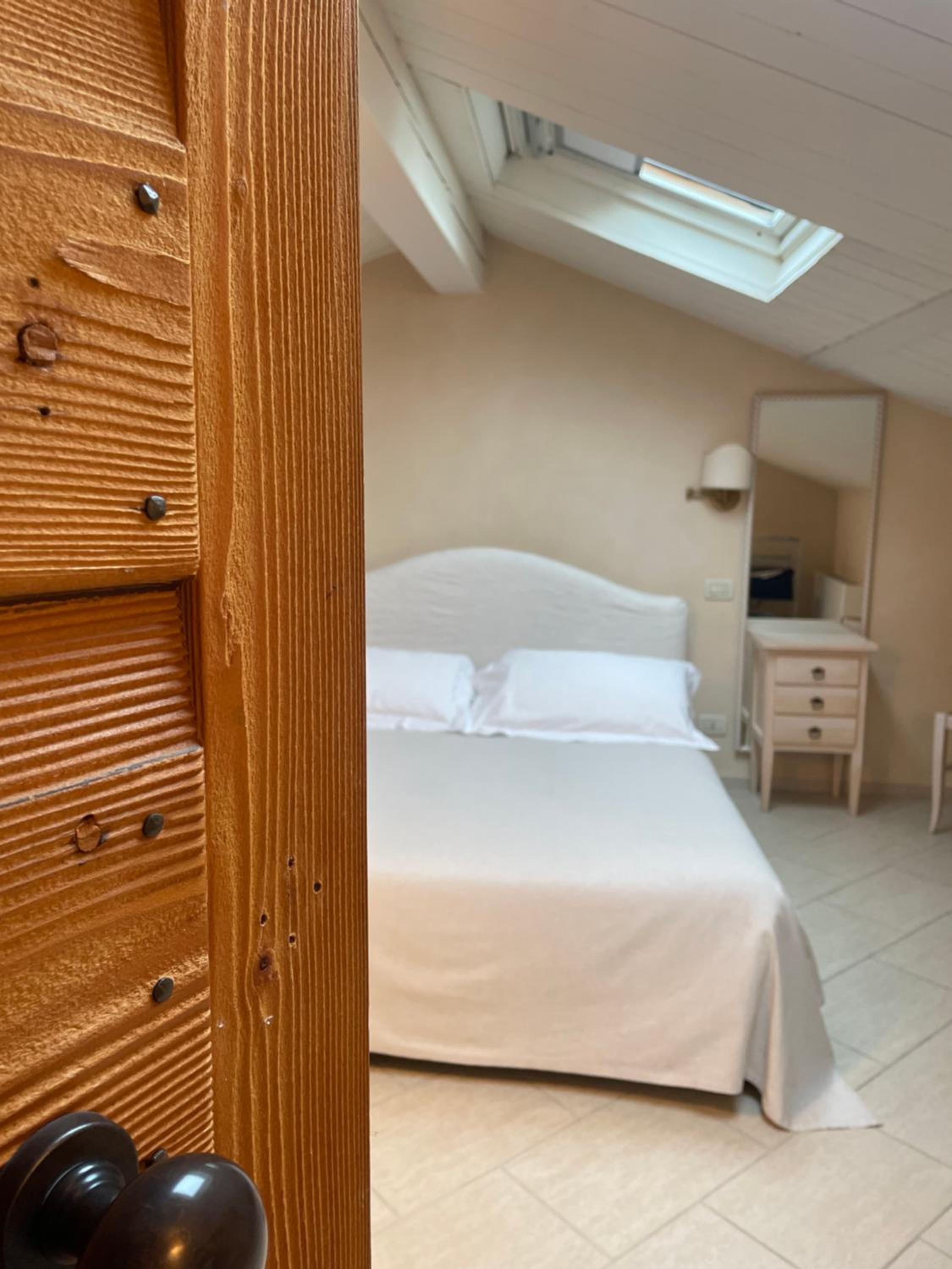 Standard Double Room - Photo 4