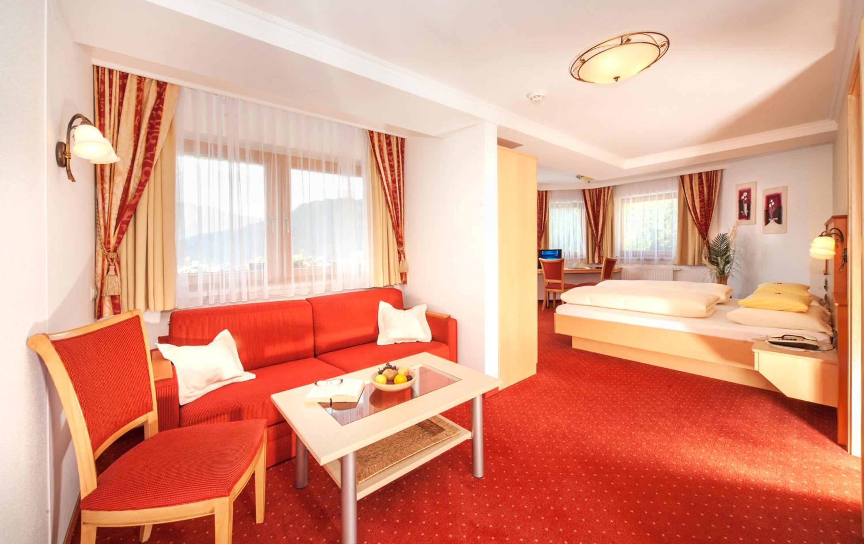 Twin Room with Bay Window and Balcony