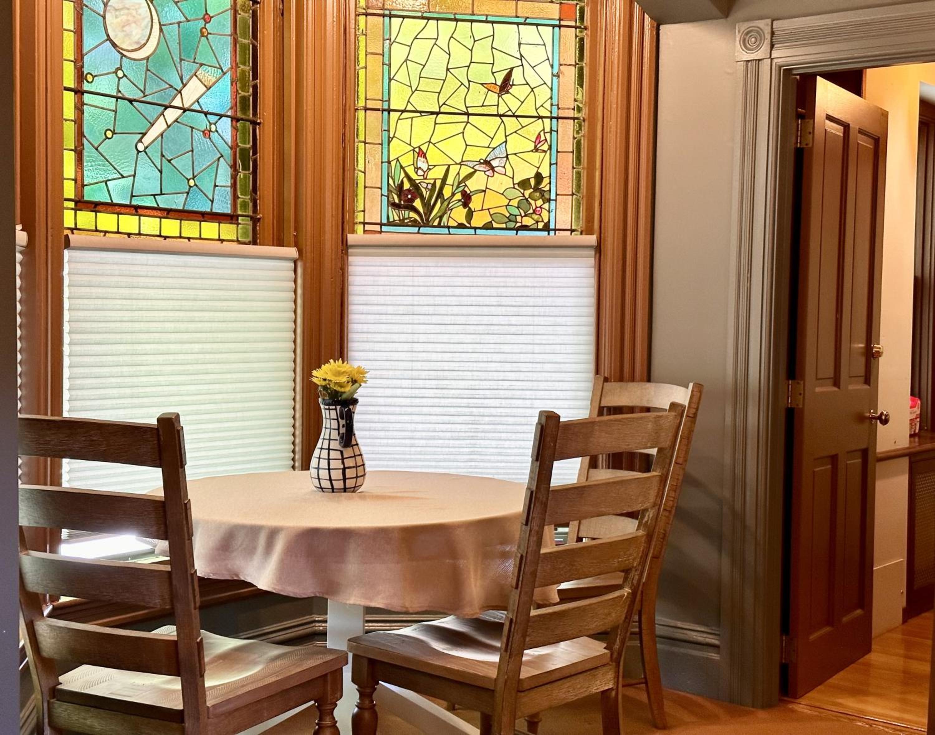 Classic One-Bedroom Apartment with King Bed