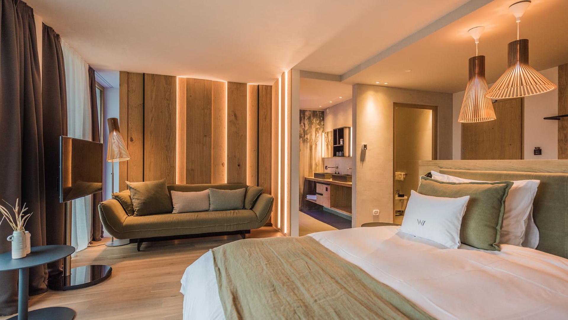 Suite with Mountain View