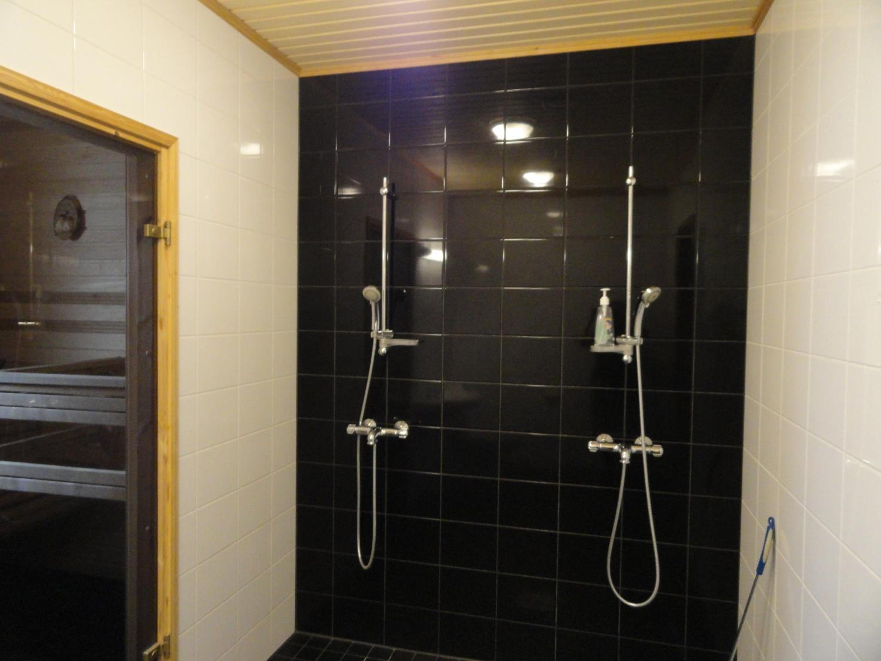 Three-Bedroom Apartment - Photo 15