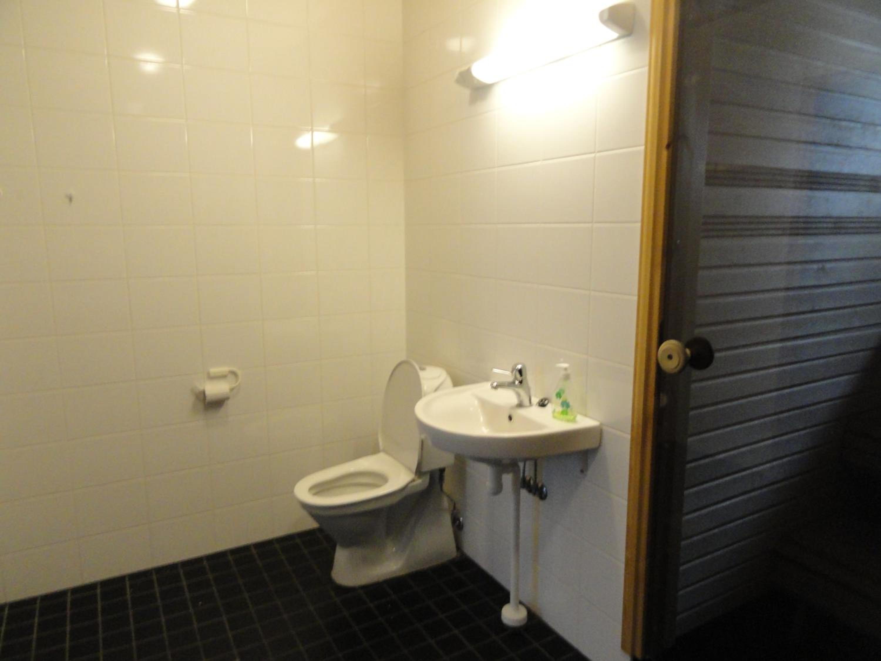 Three-Bedroom Apartment - Photo 16