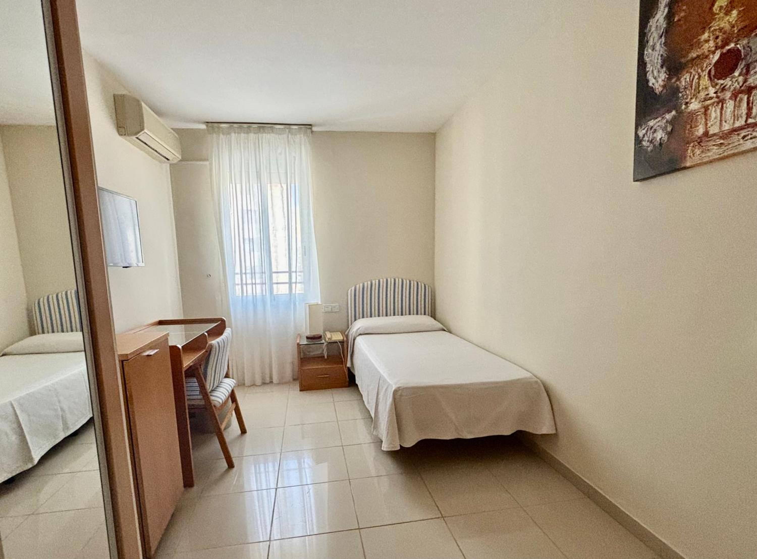 Budget Single Room photo 3
