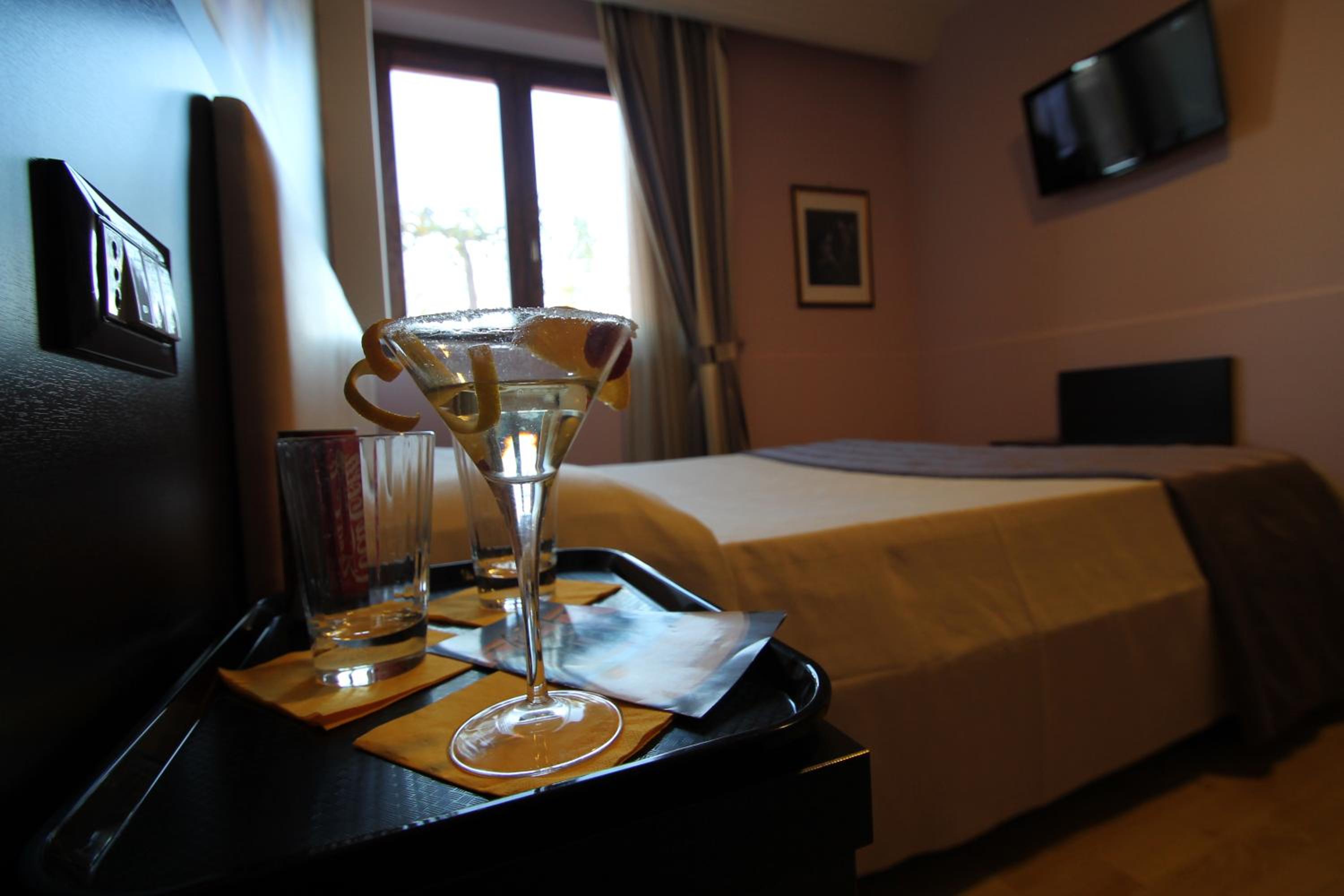 Double Room - Photo 7