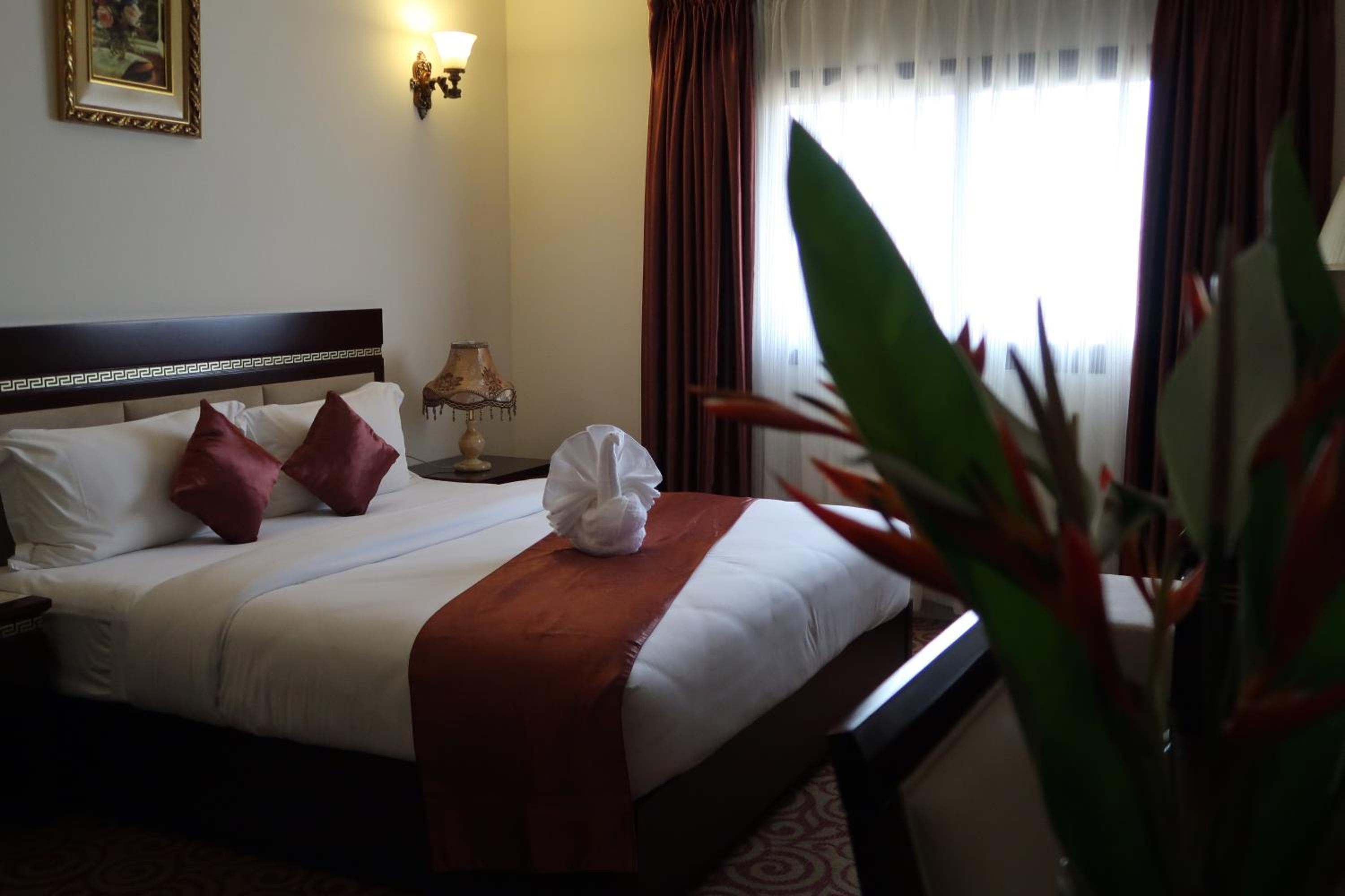 Standard Queen Room photo 3
