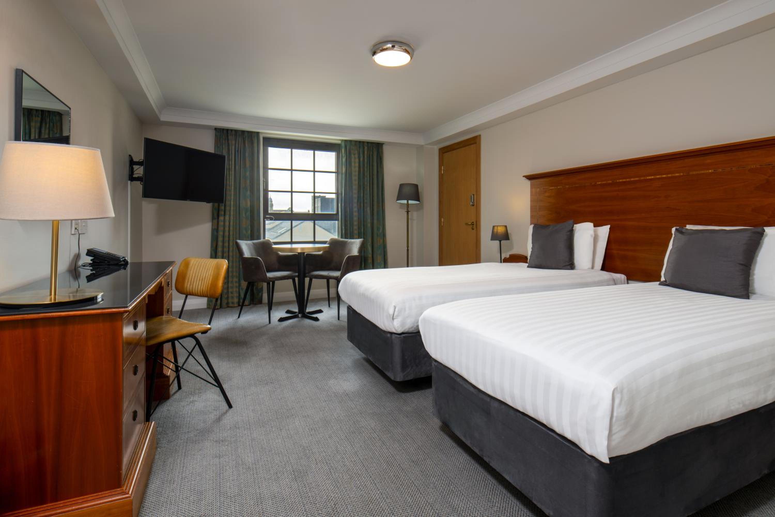 Superior Double Room with Two Double Beds - Non-Smoking - Photo 3