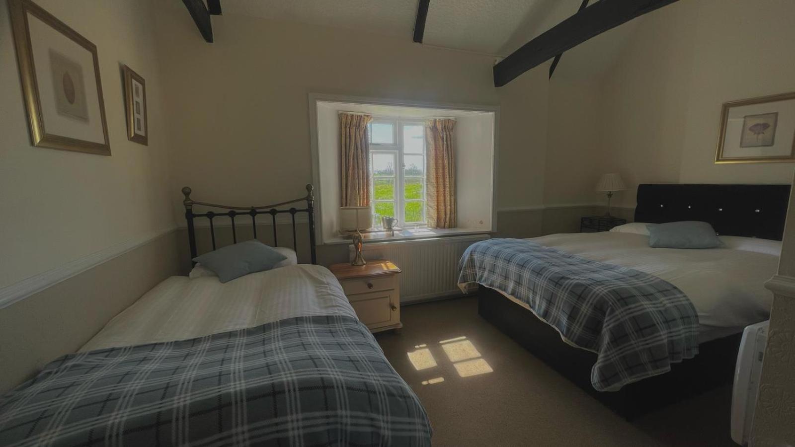 Classic Triple Room - Photo 2