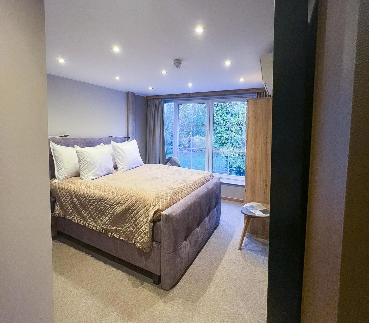 Double Room with Shared Bathroom photo 3
