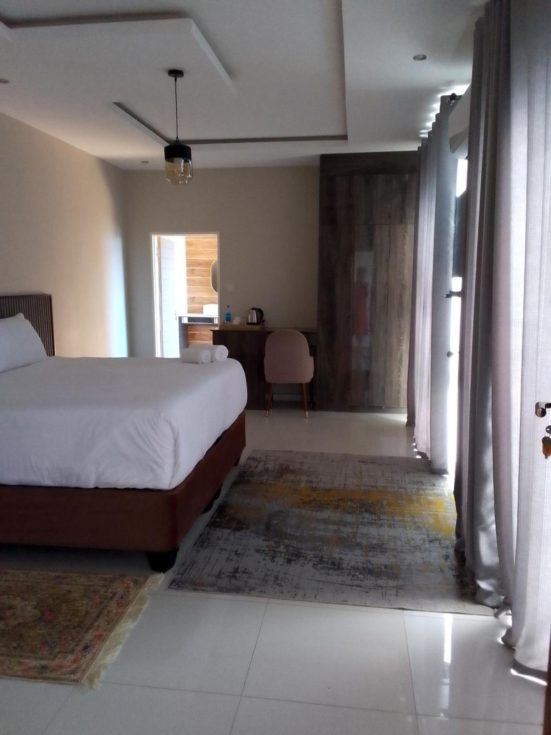 Family Room with Private Bathroom photo 1