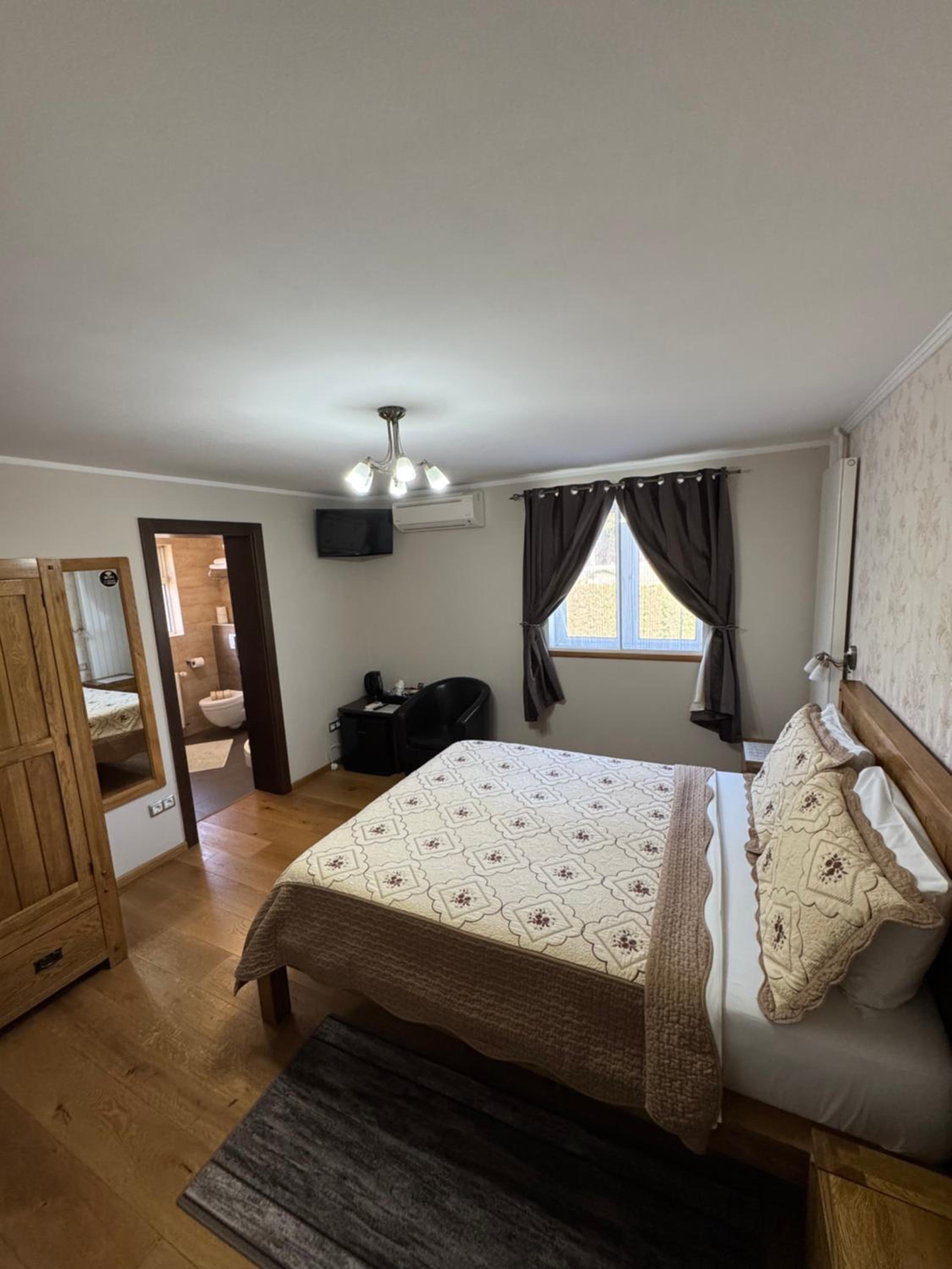 Double Room - Photo 2