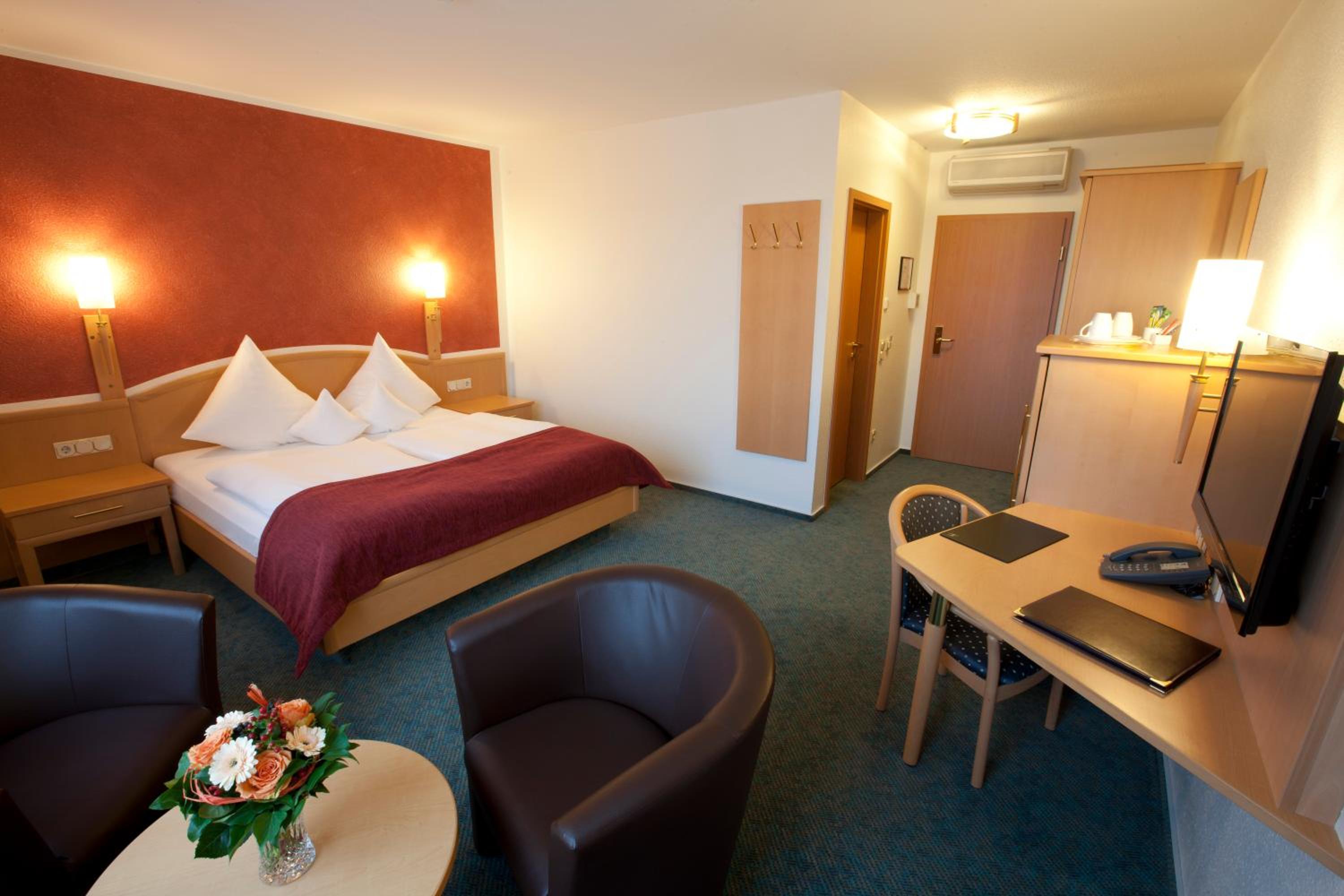 Standard Double Room - Photo 7