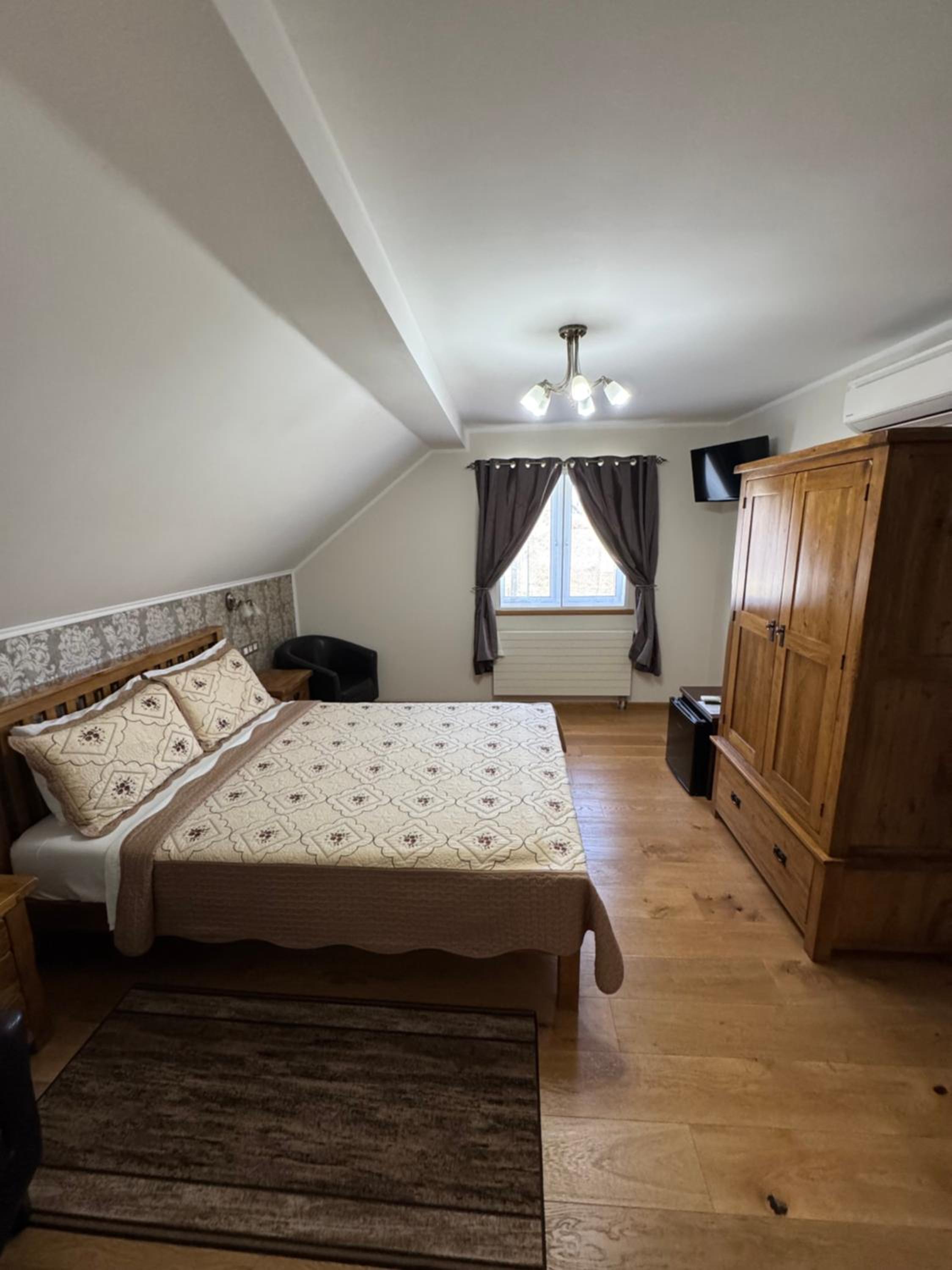 Double Room - Photo 11