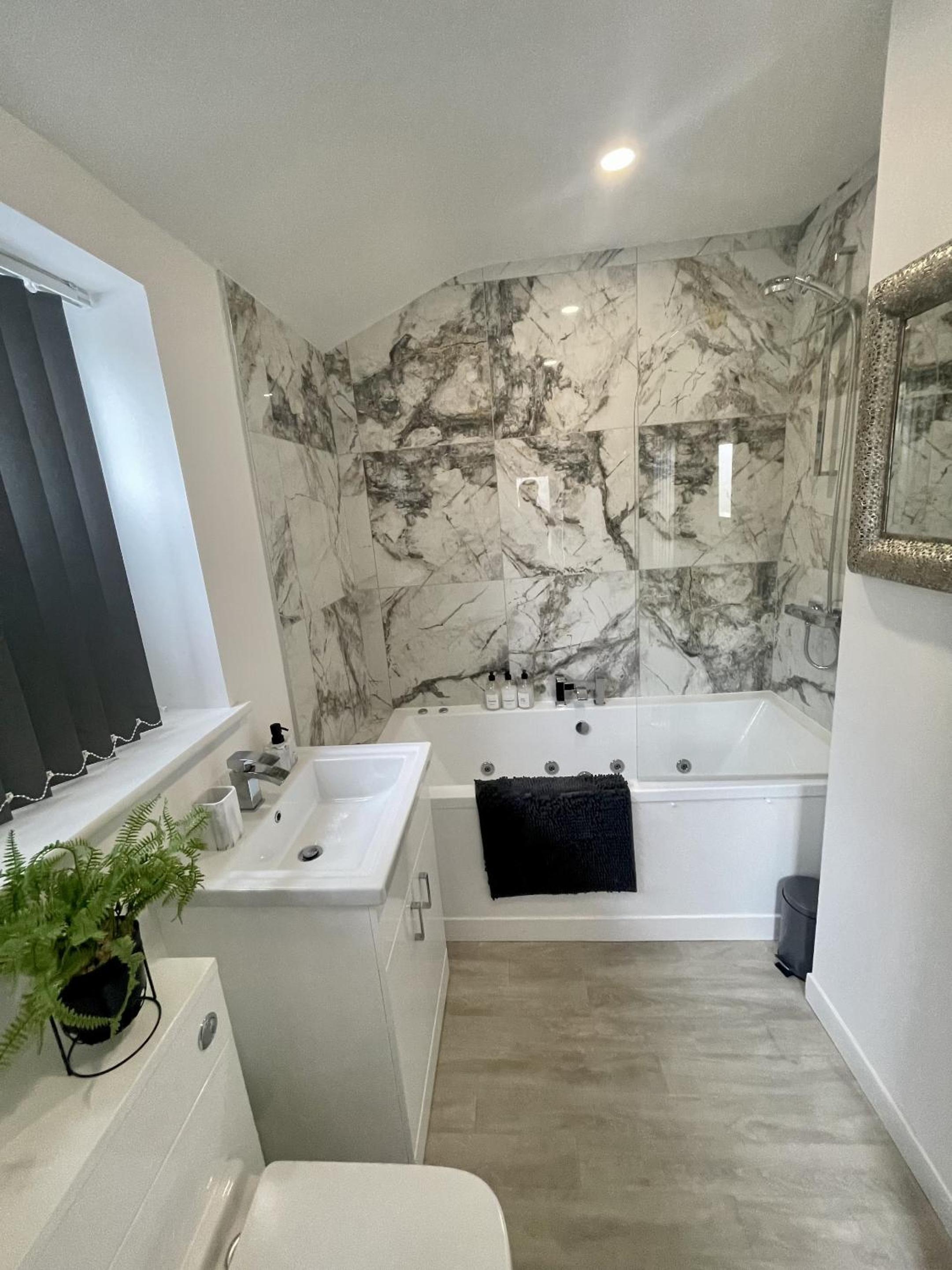 delux suite with spa bathroom and hot tub garden - Photo 7