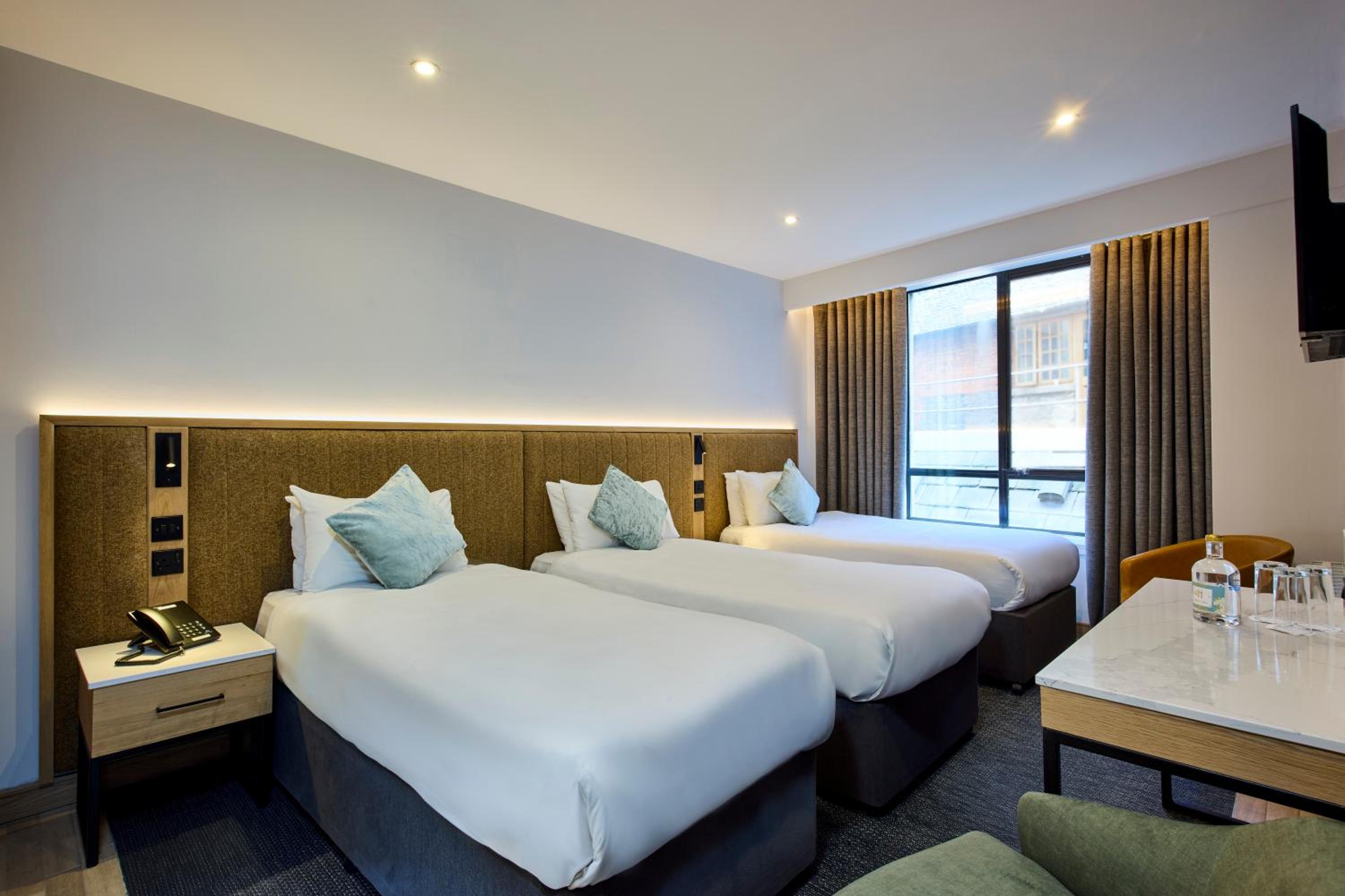 Superior Triple Room photo 1