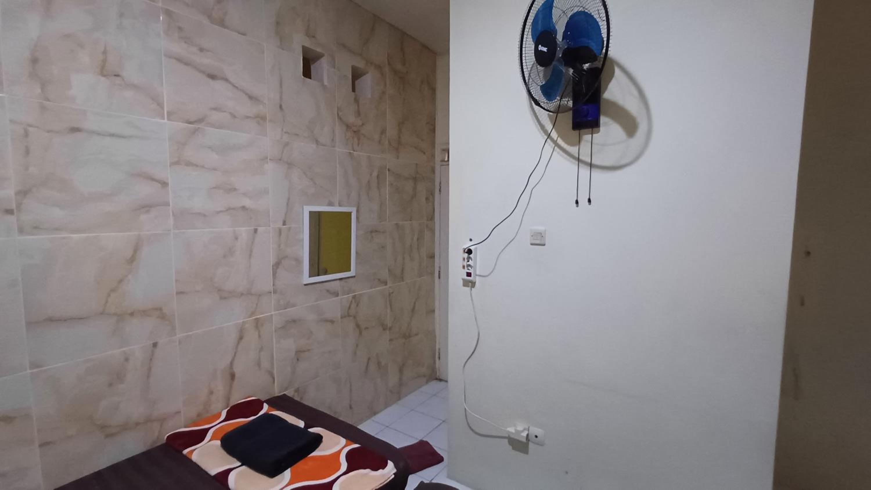 Budget Twin Room - Photo 3