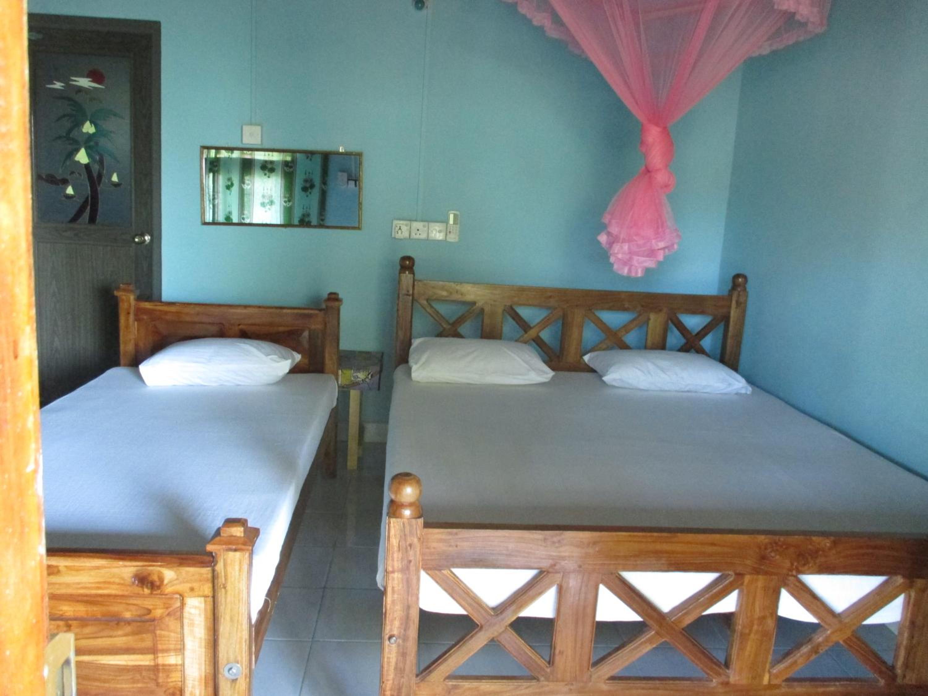 Family Room with Air Condition photo 2