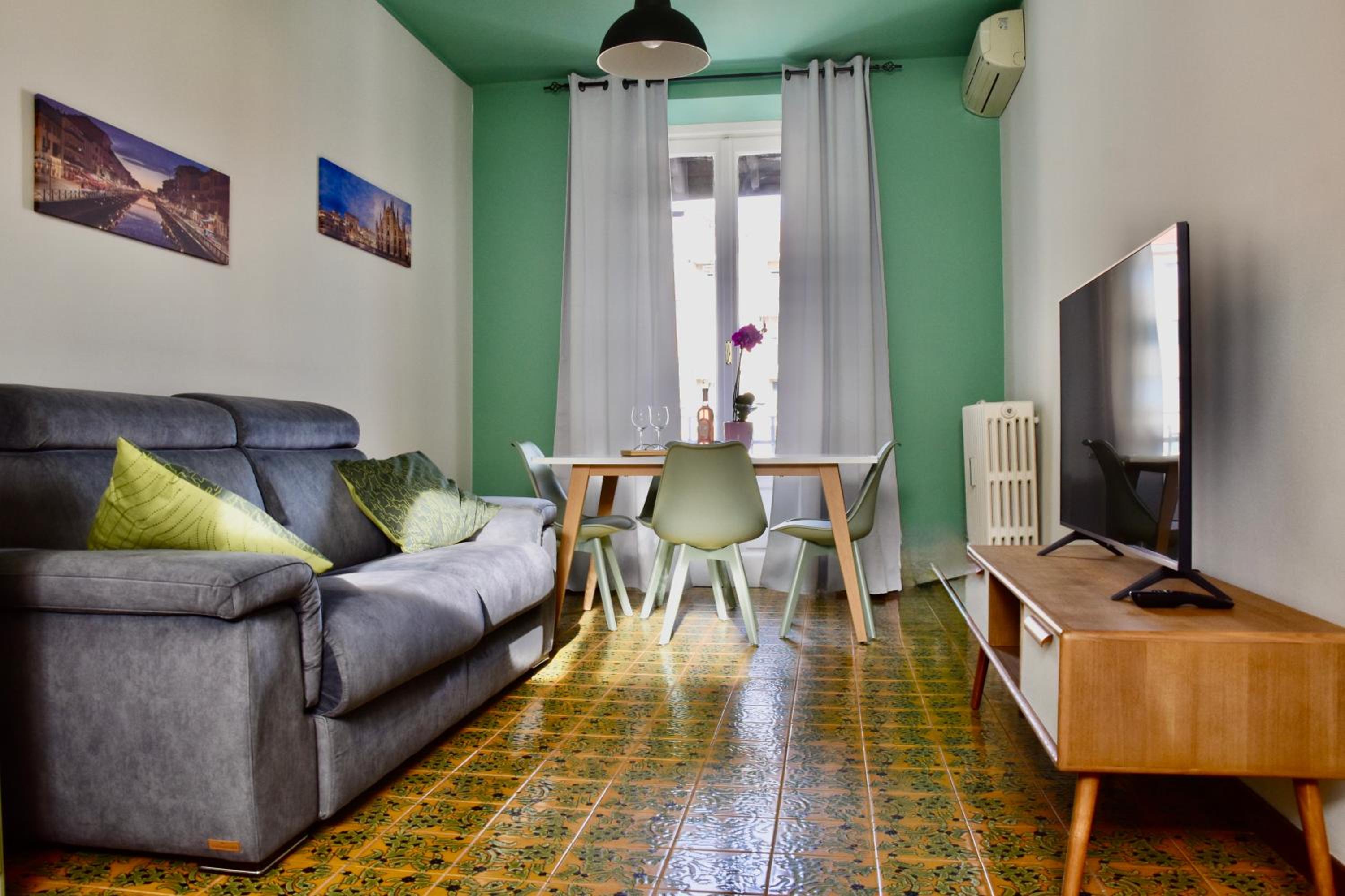One-Bedroom Apartment
