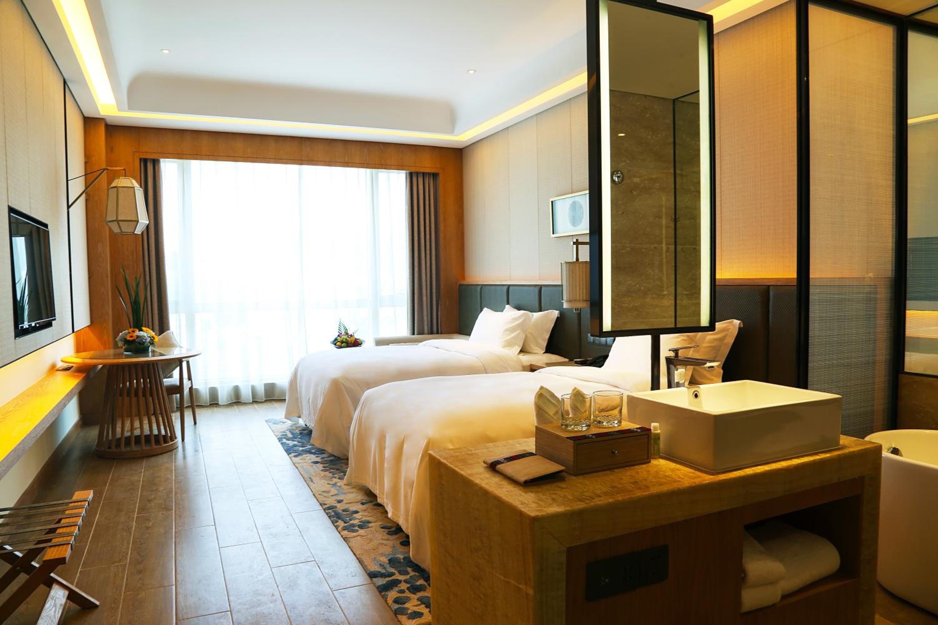 All - Inclusive ， Superior Room (Buffet Breakfast for Two + Selective Lunch for Two + Seafood Buffet Dinner or Selective Dinner for Two + Free Flow of Designated Drinks at the Lobby Bar photo 1