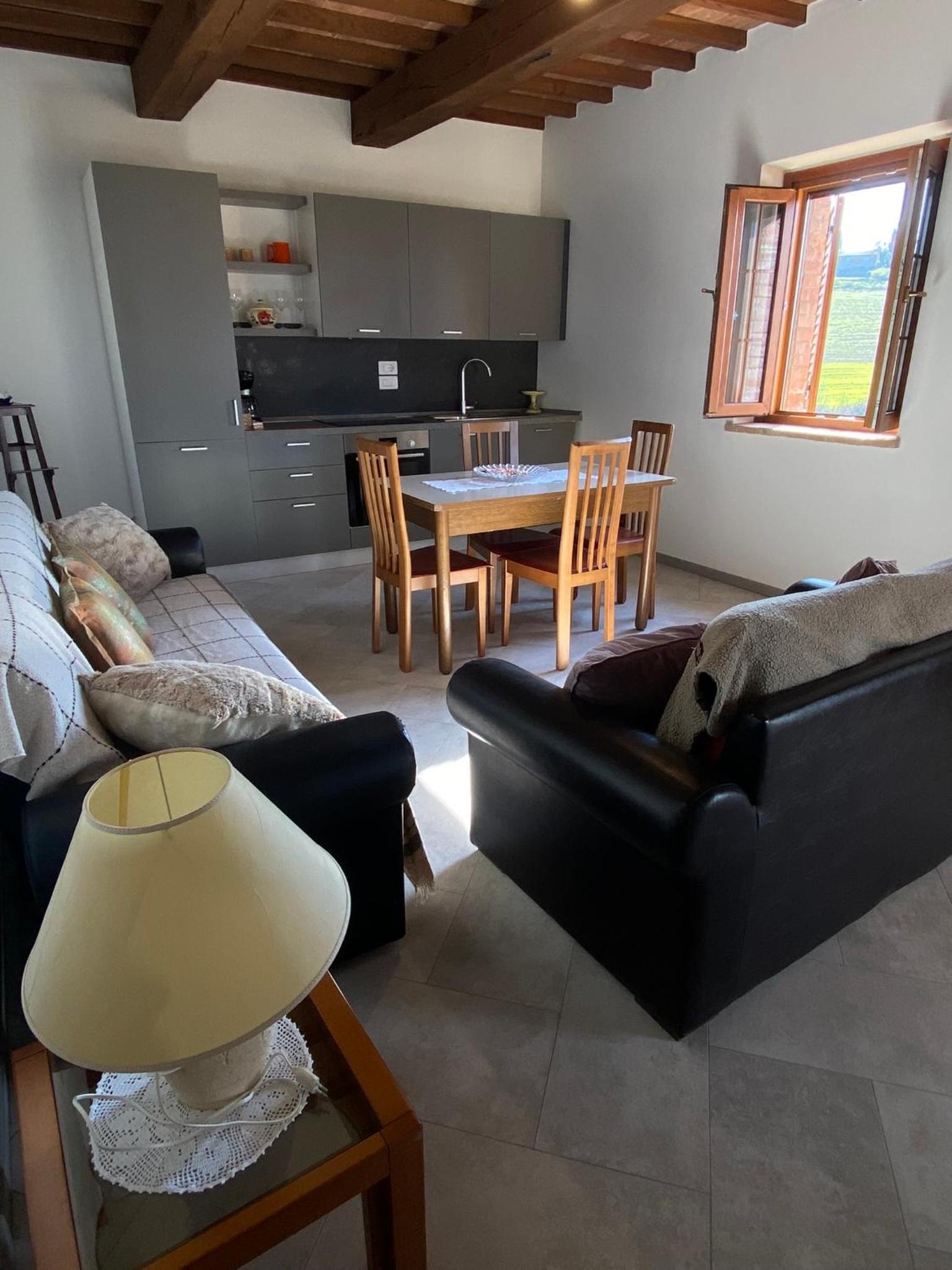 One-Bedroom Apartment photo 1