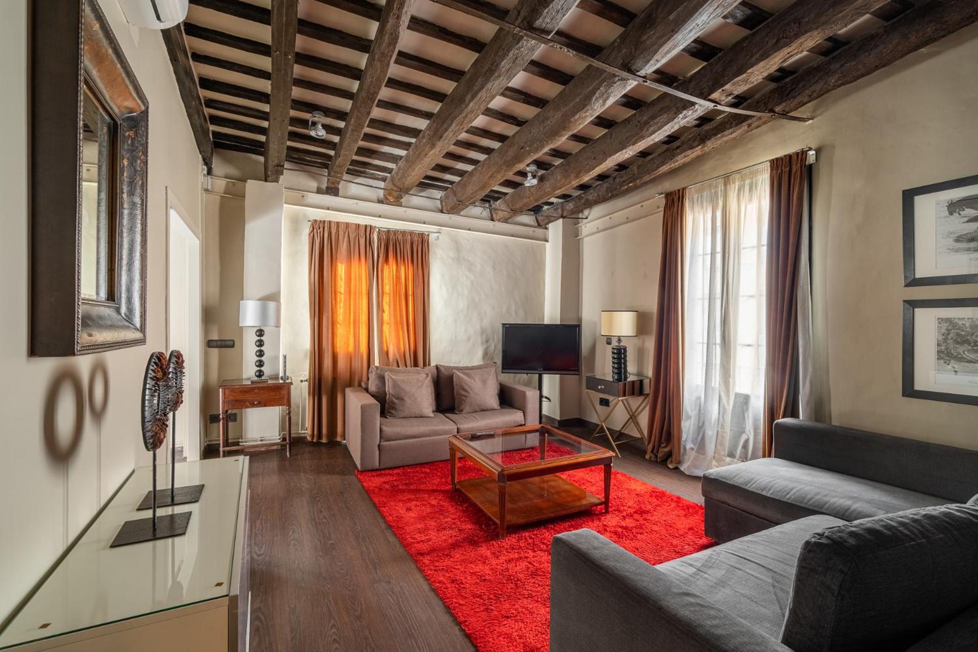Classic One-Bedroom Apartment with King Bed