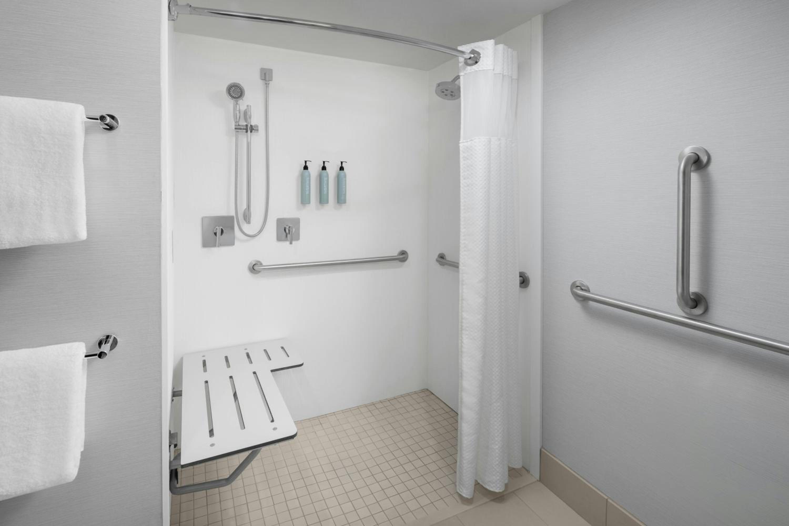 King Room with Sofa Bed and Roll-in Shower - Mobility and Hearing Accessible - Photo 10