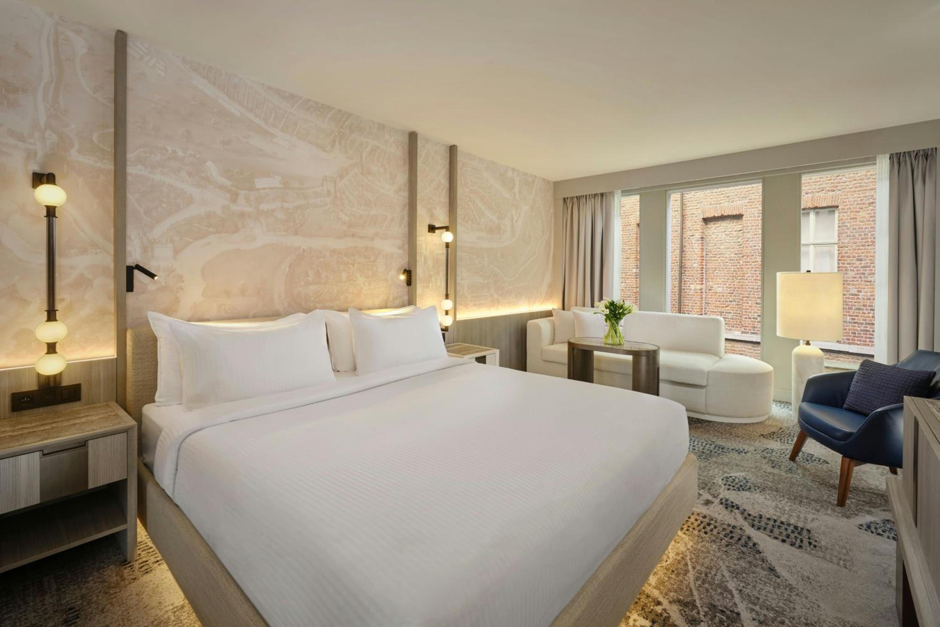 Deluxe King Room photo 1