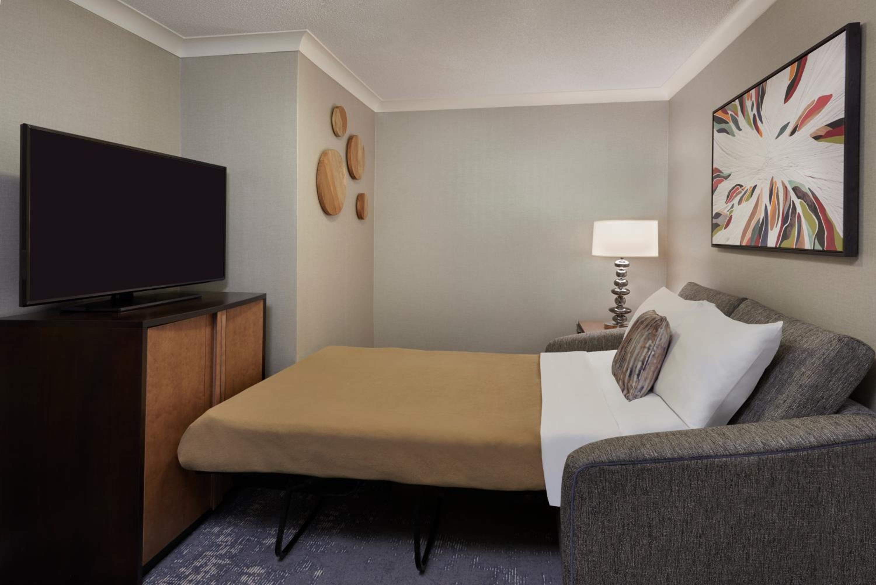 One-Bedroom King Suite with Sofa Bed - Photo 2