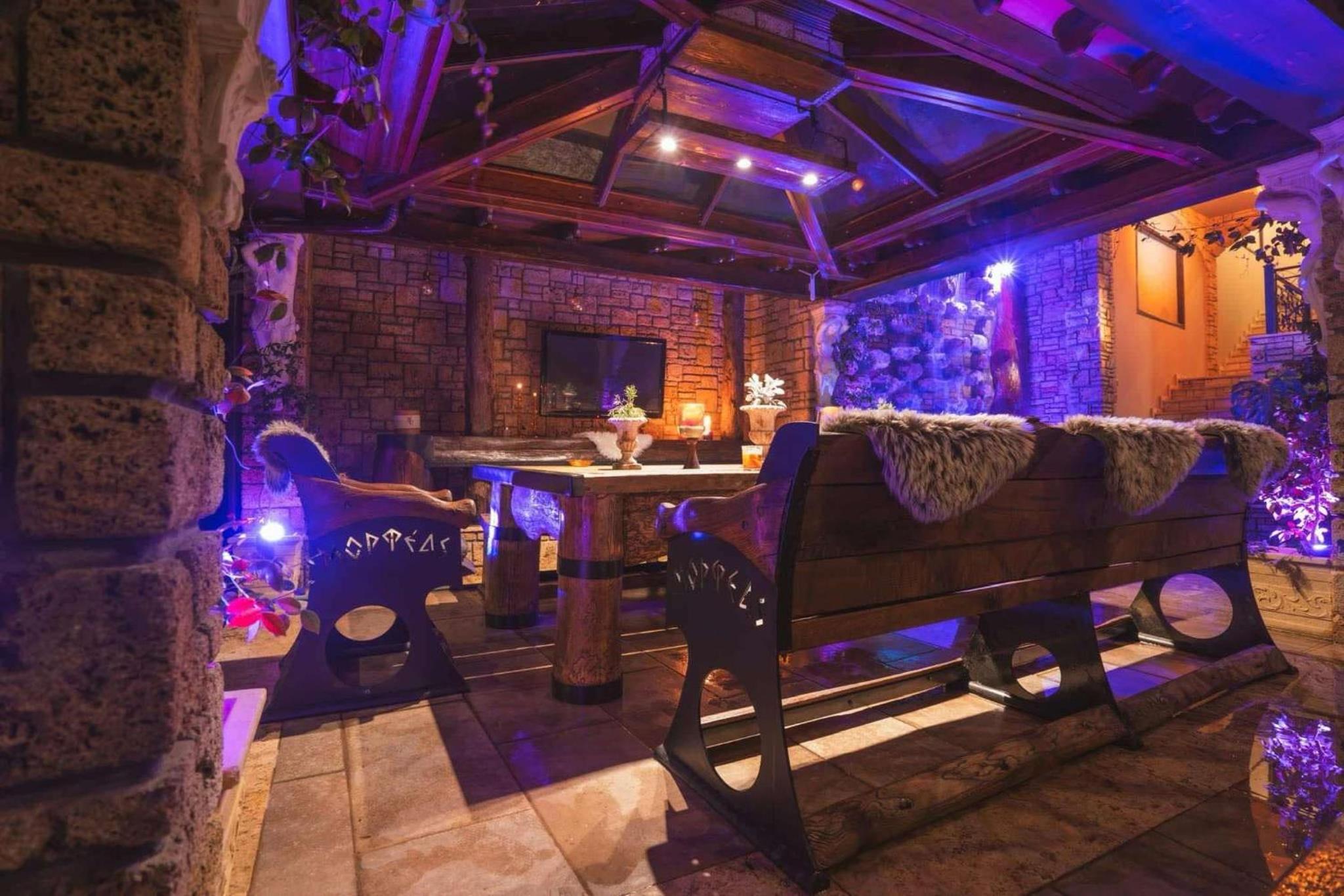Superior Studio with Hot Tub photo 1