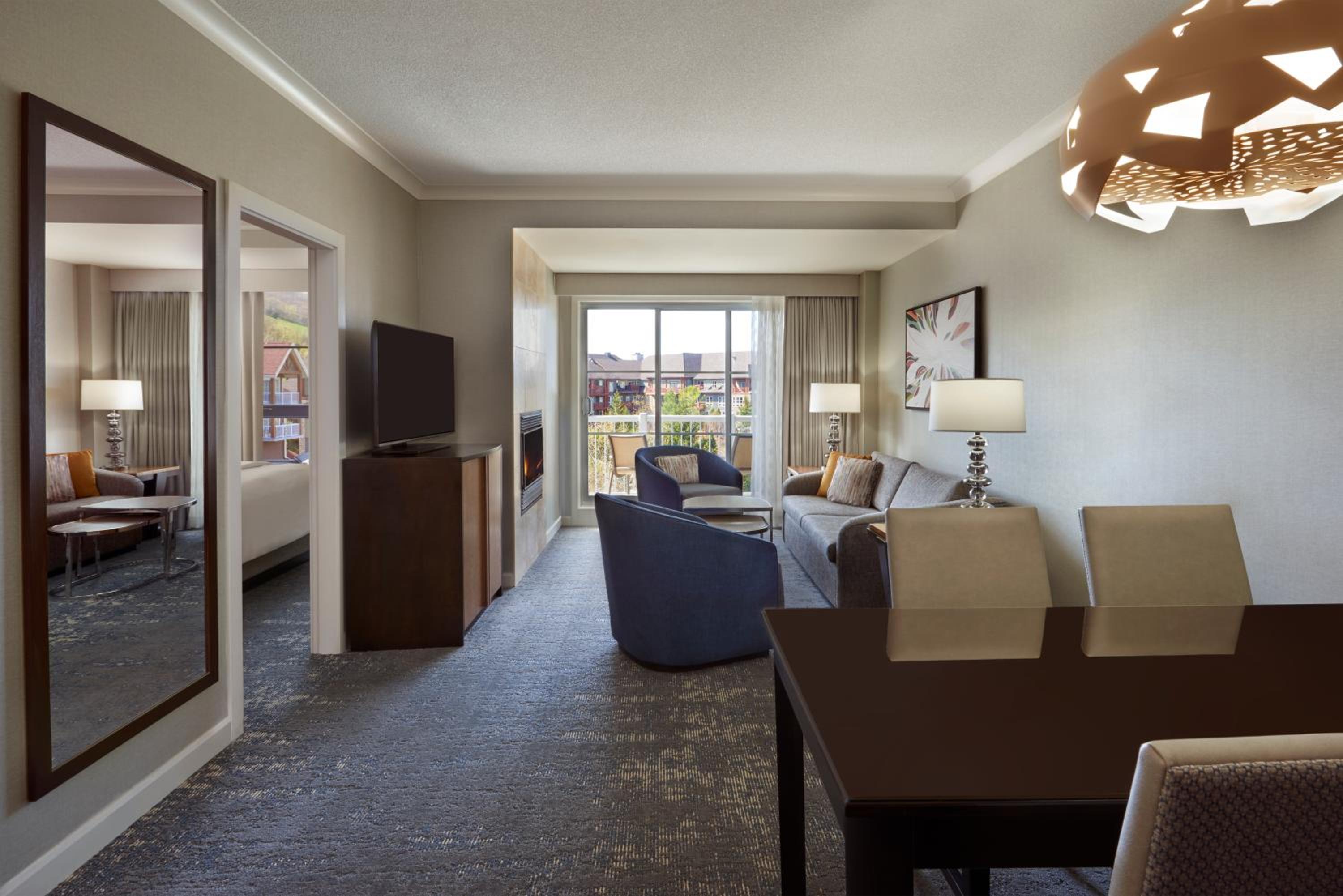One-Bedroom King Suite with Sofa Bed - Photo 3