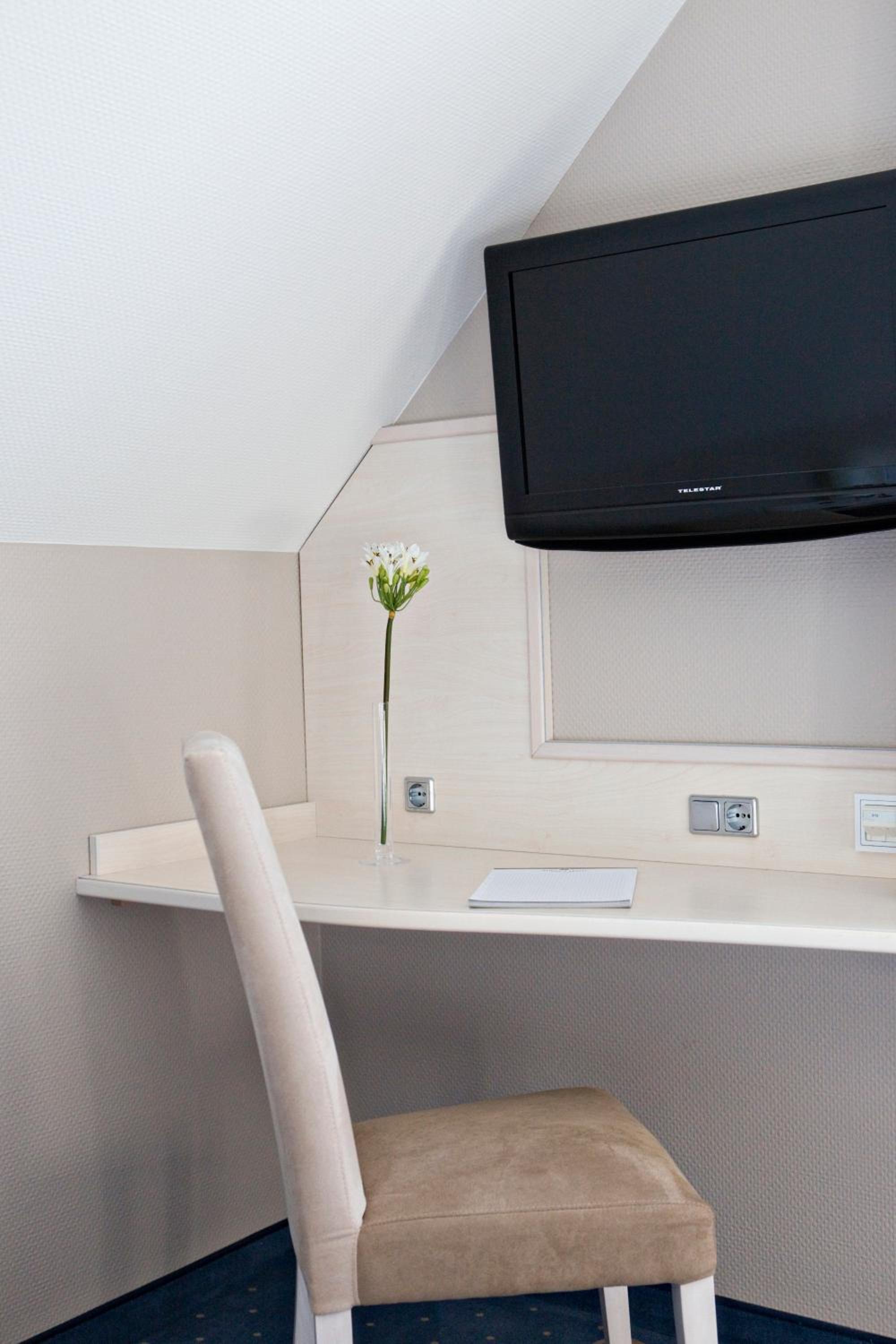 Single Room photo 3