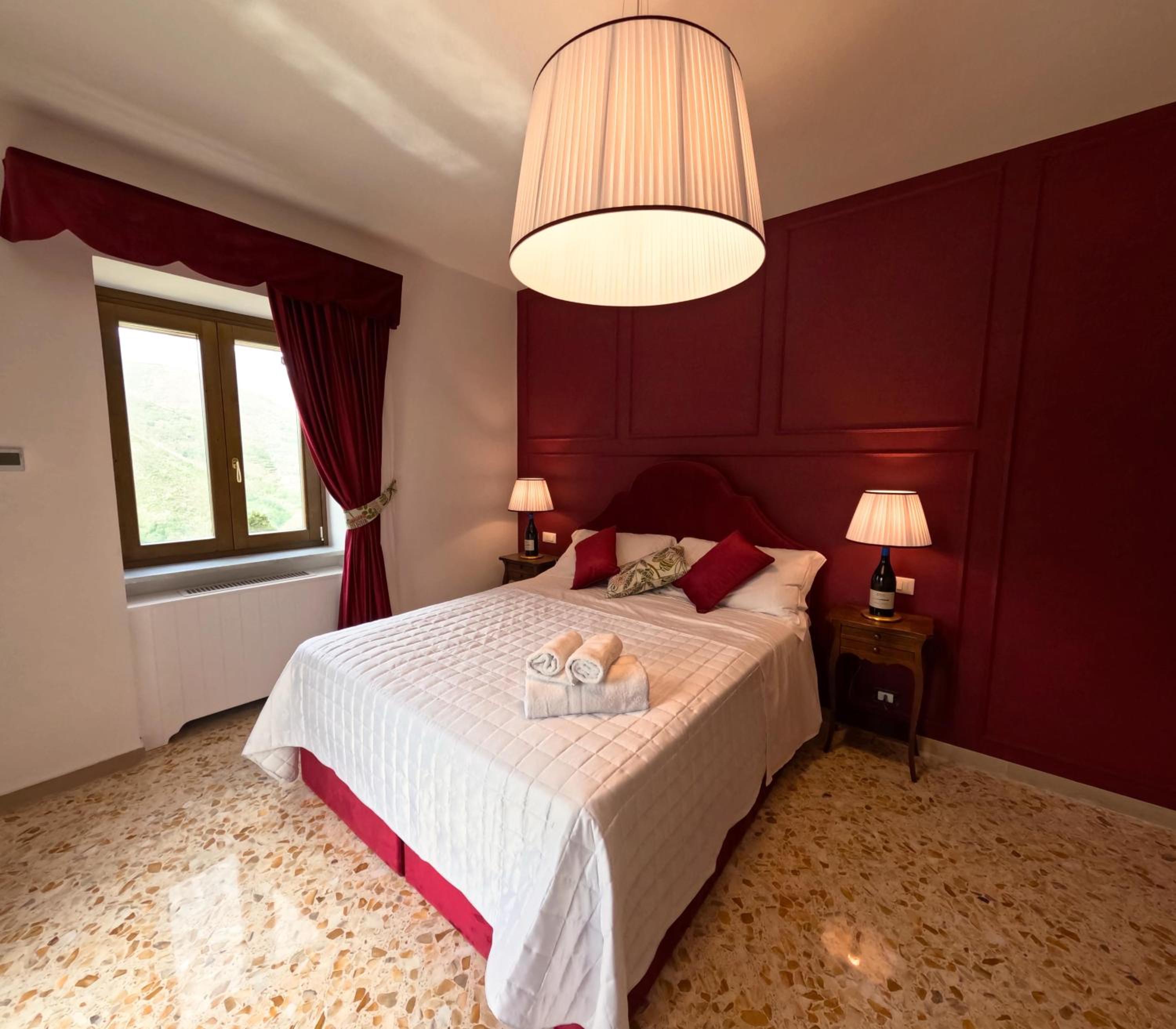 Large Double Room photo 1