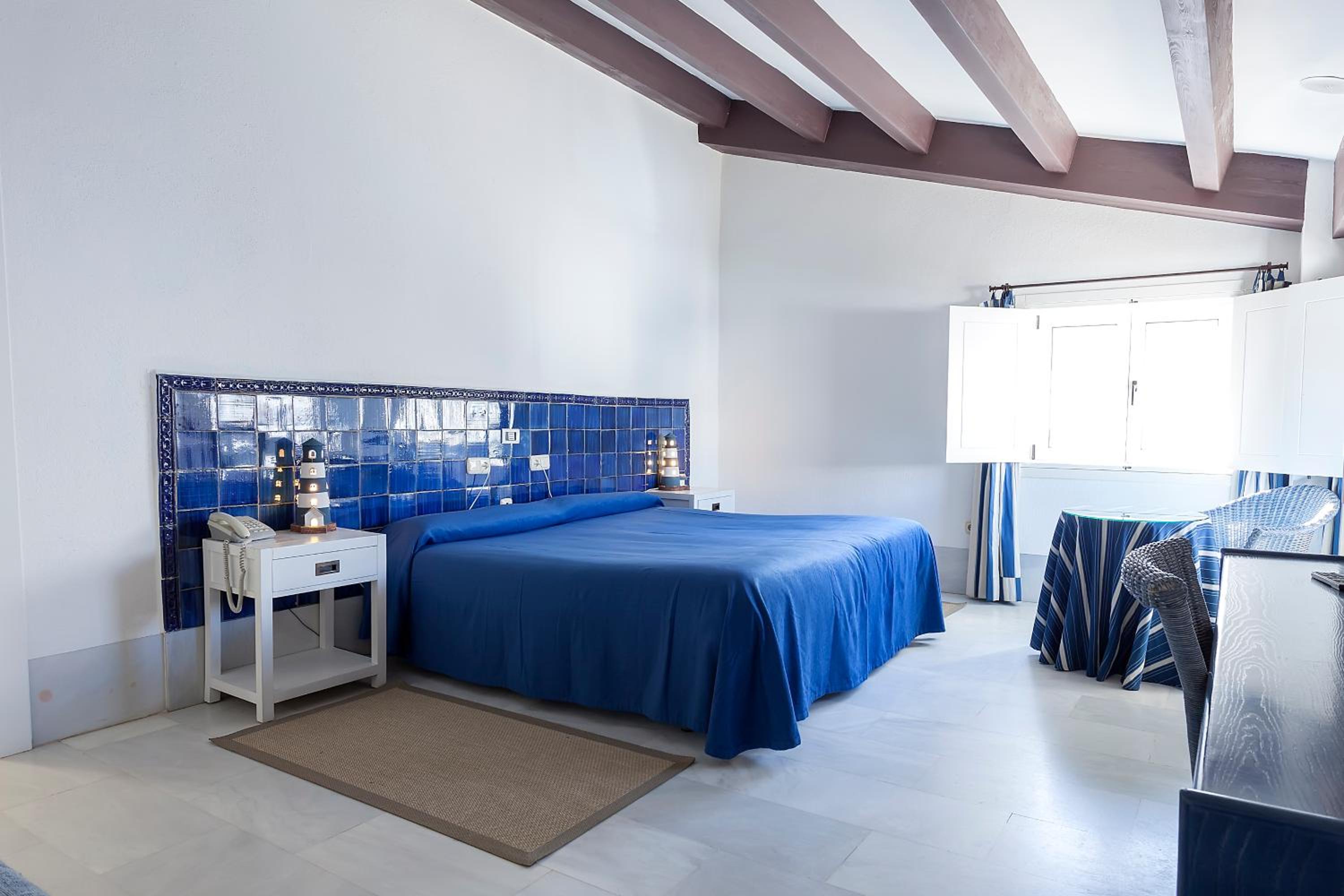 Double or Twin Room on the seafront photo 1