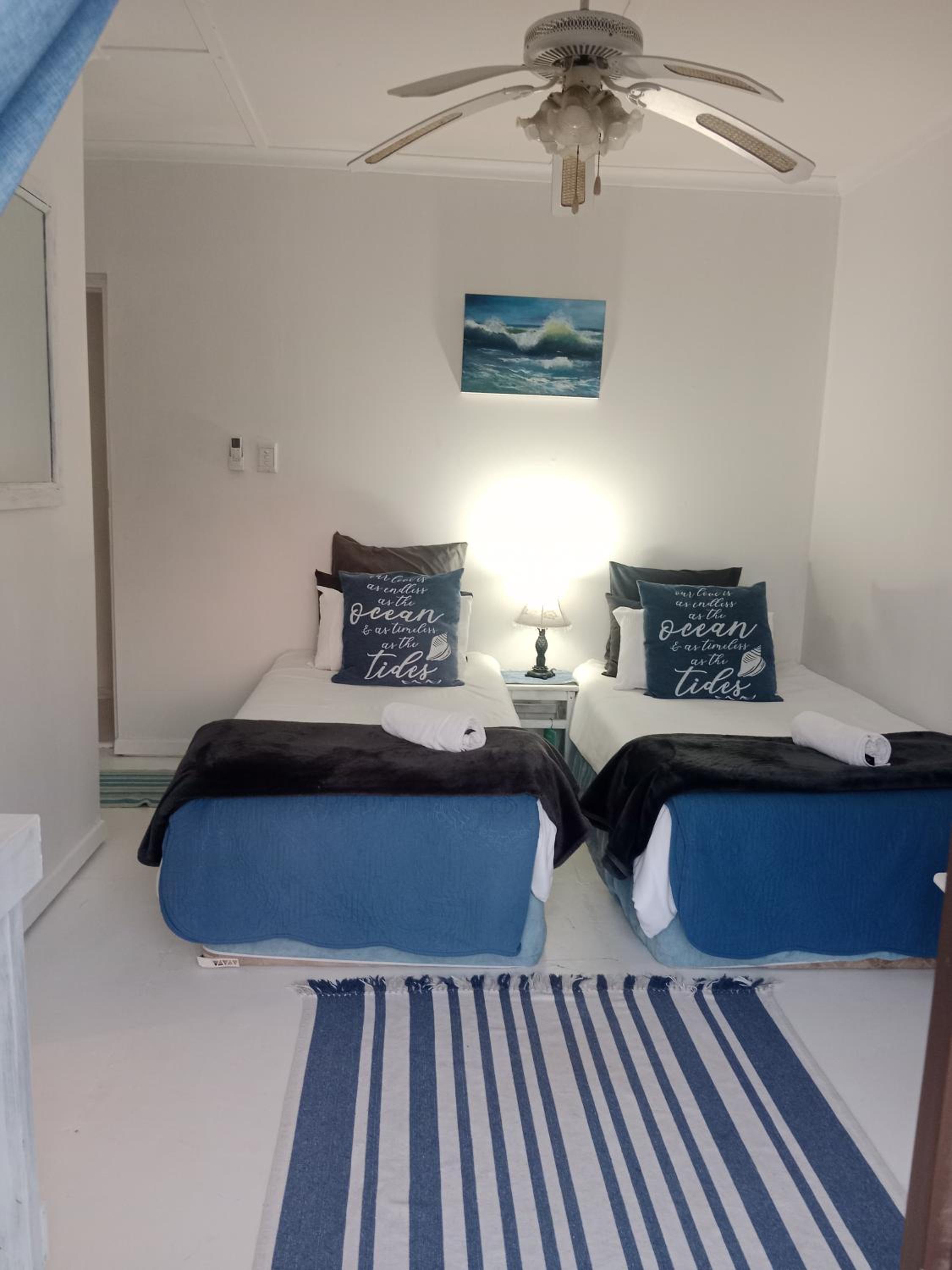 Double or Twin Room with Sea View photo 3